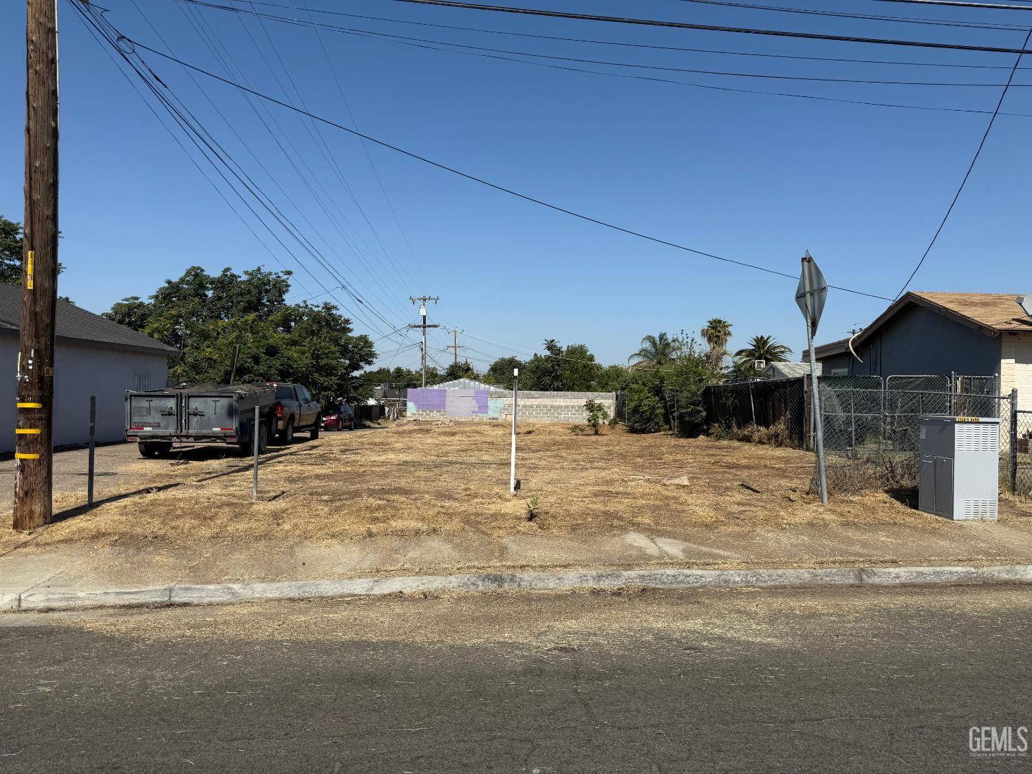 Bakersfield, CA 93305,2324 N Kern Street