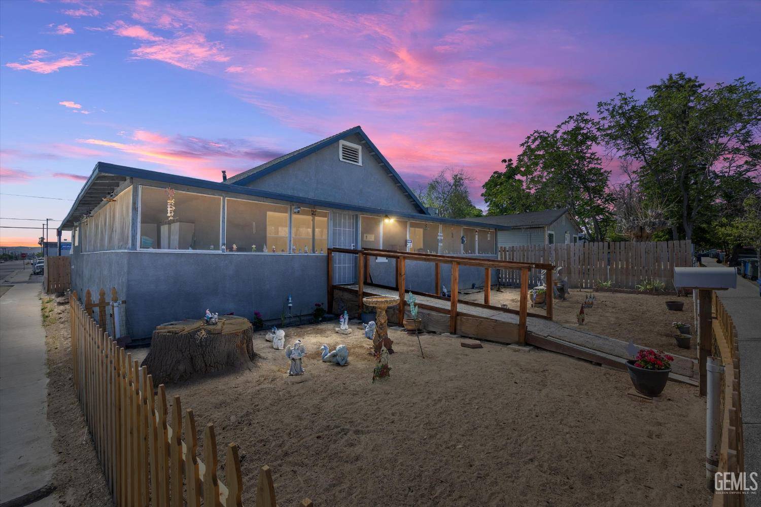 Taft, CA 93268,220 Tyler Street
