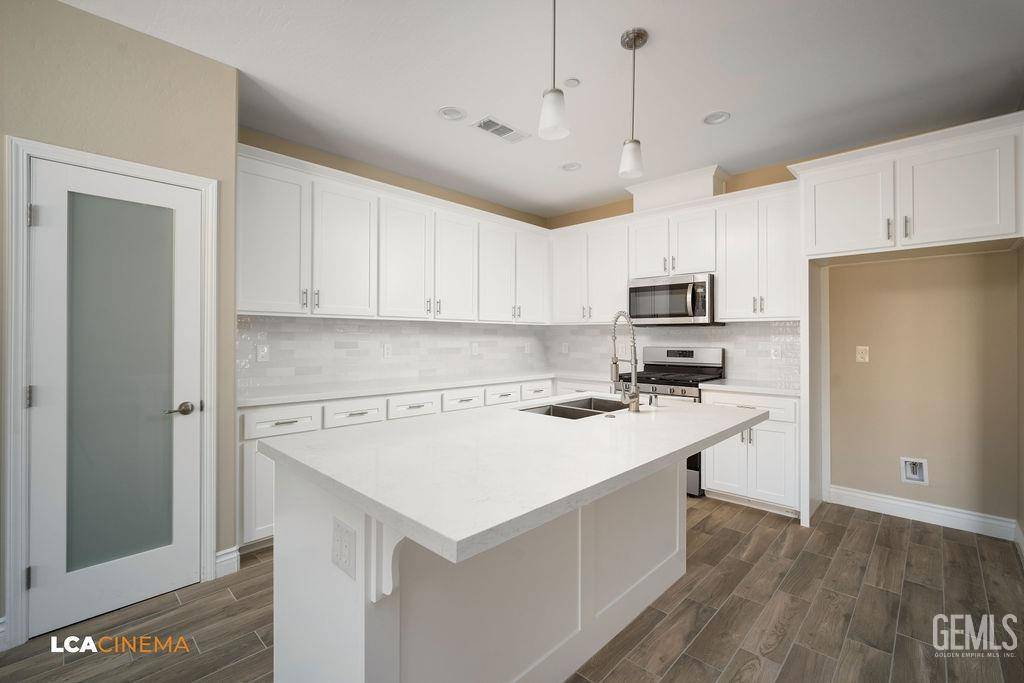 Shafter, CA 93263,617 Sammy Way