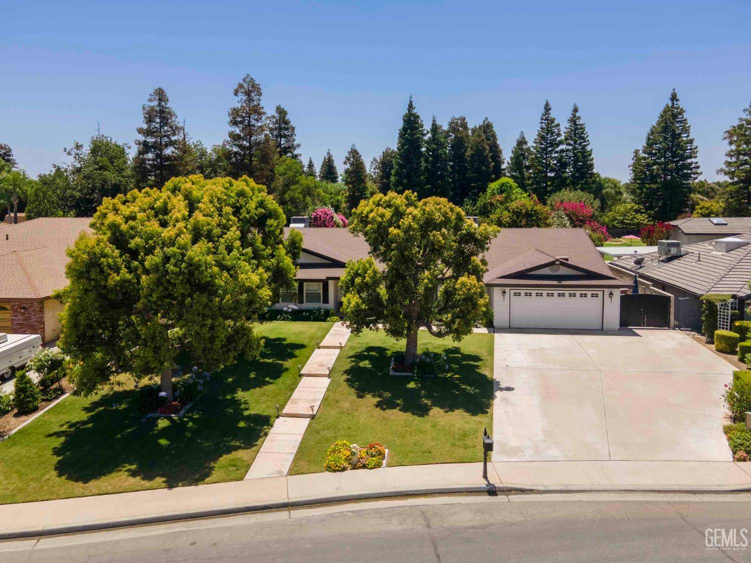 Bakersfield, CA 93314,13305 San Simeon Avenue