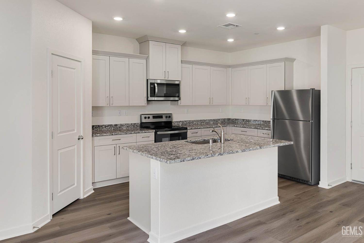 Bakersfield, CA 93313,7808 Ita Palm Way