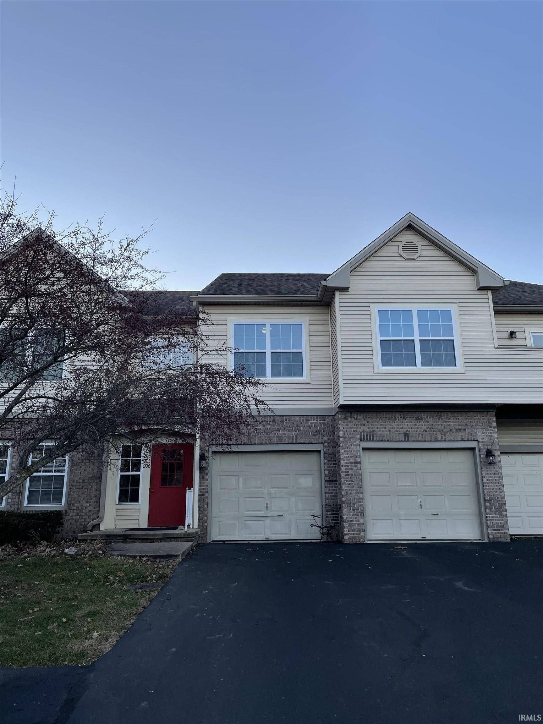 Bloomington, IN 47408,3705 E Barrington Drive #B206