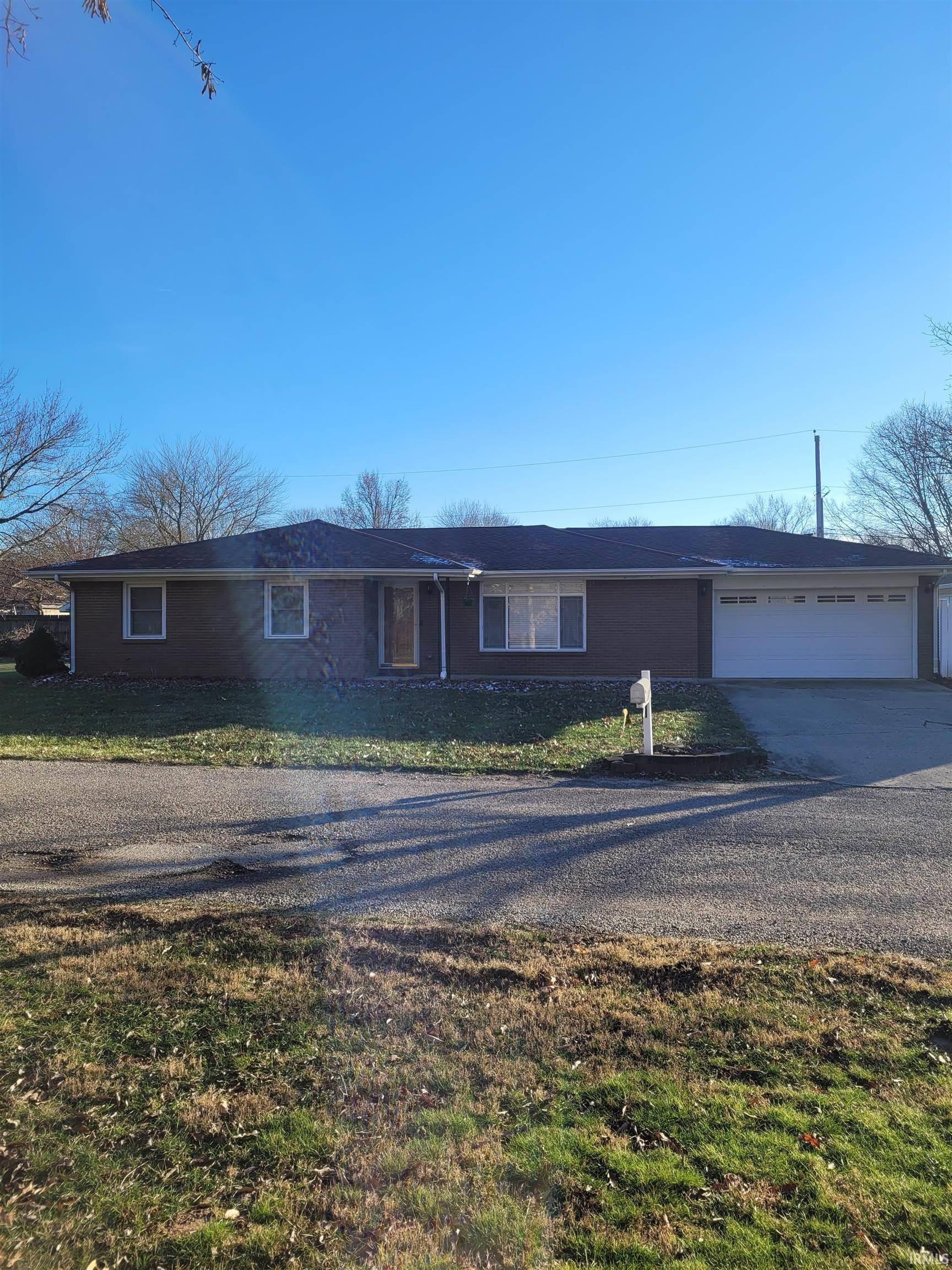 Covington, IN 46932,914 Peach Lane