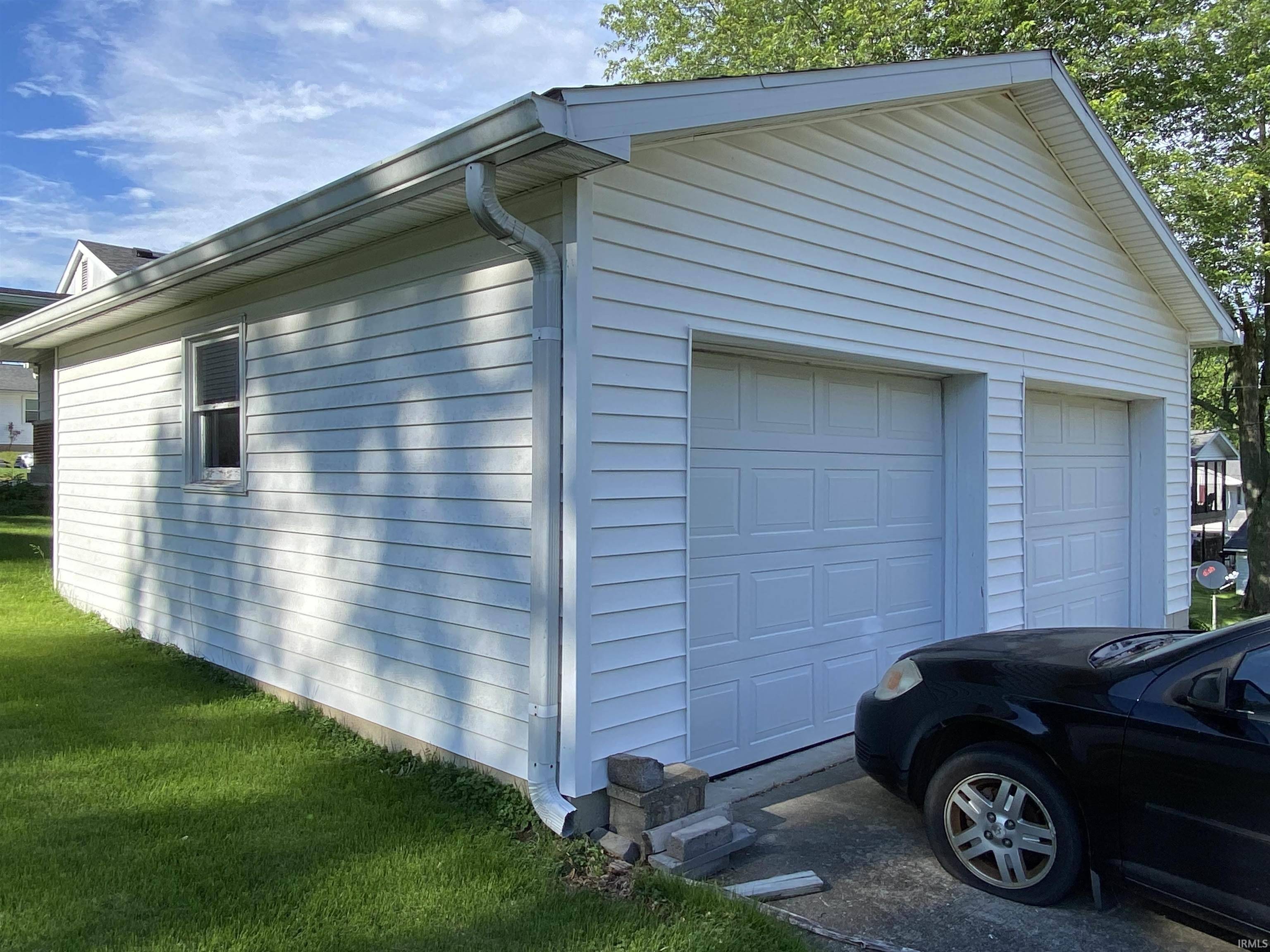 Bedford, IN 47421,516 Eastview Drive
