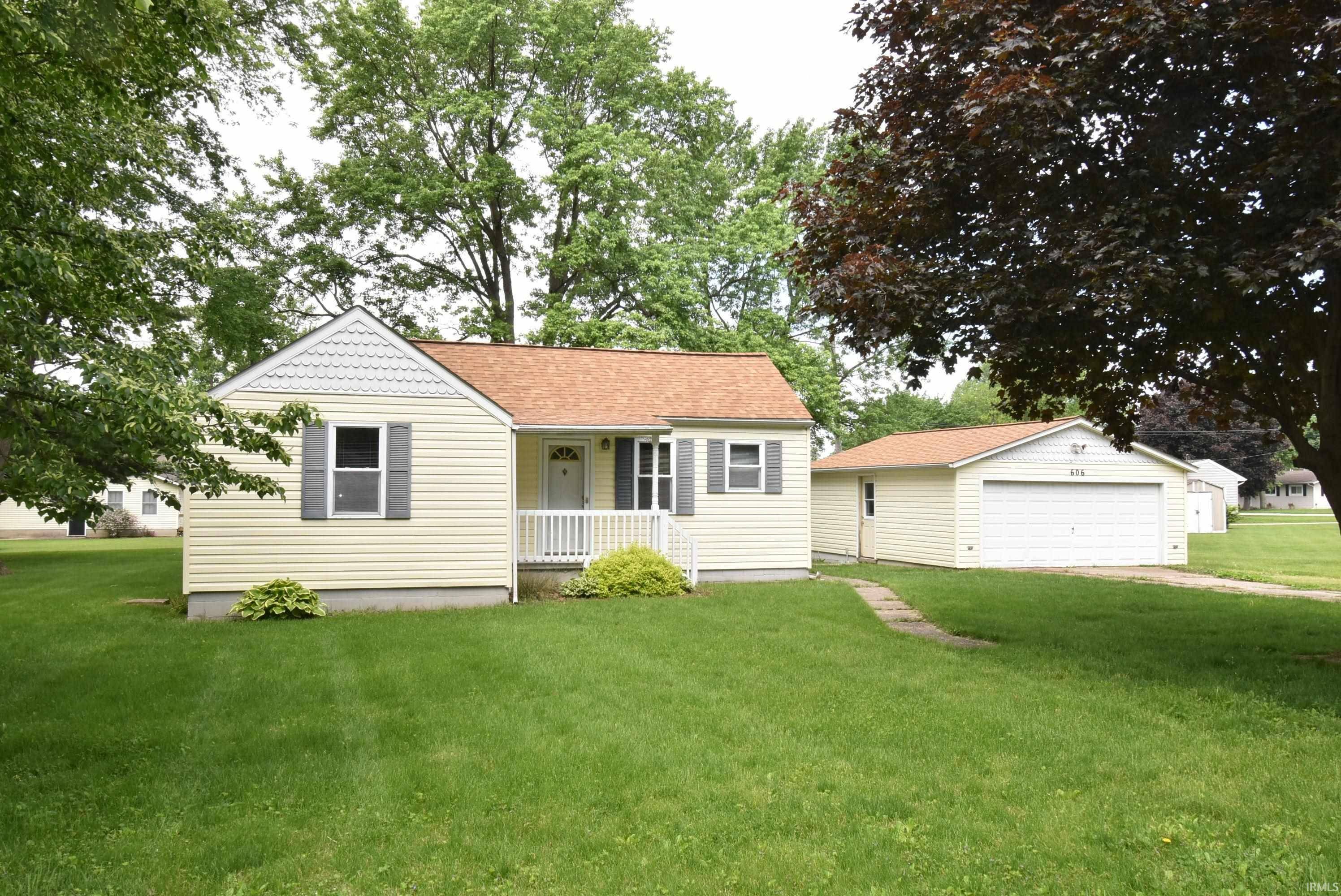 Fowler, IN 47944,606 S Park Place