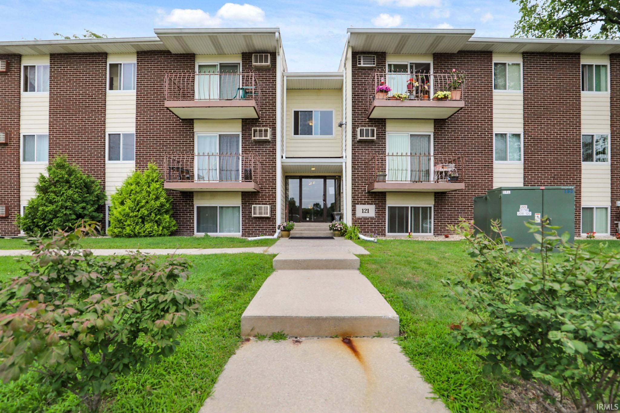 Crown Point, IN 46307,121 N West St Street #Apt. 13