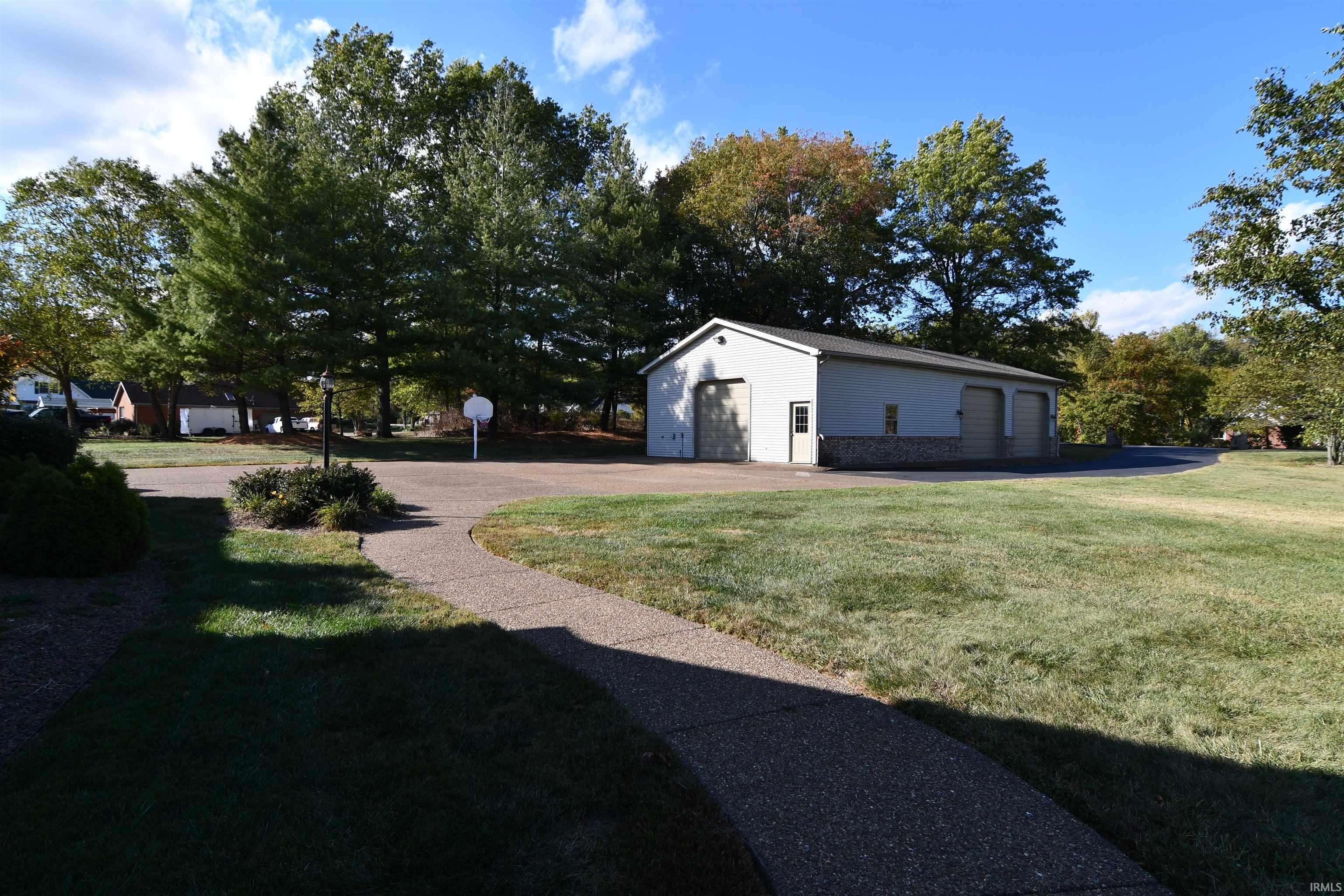 Boonville, IN 47601-9611,122 S Fetter Lane