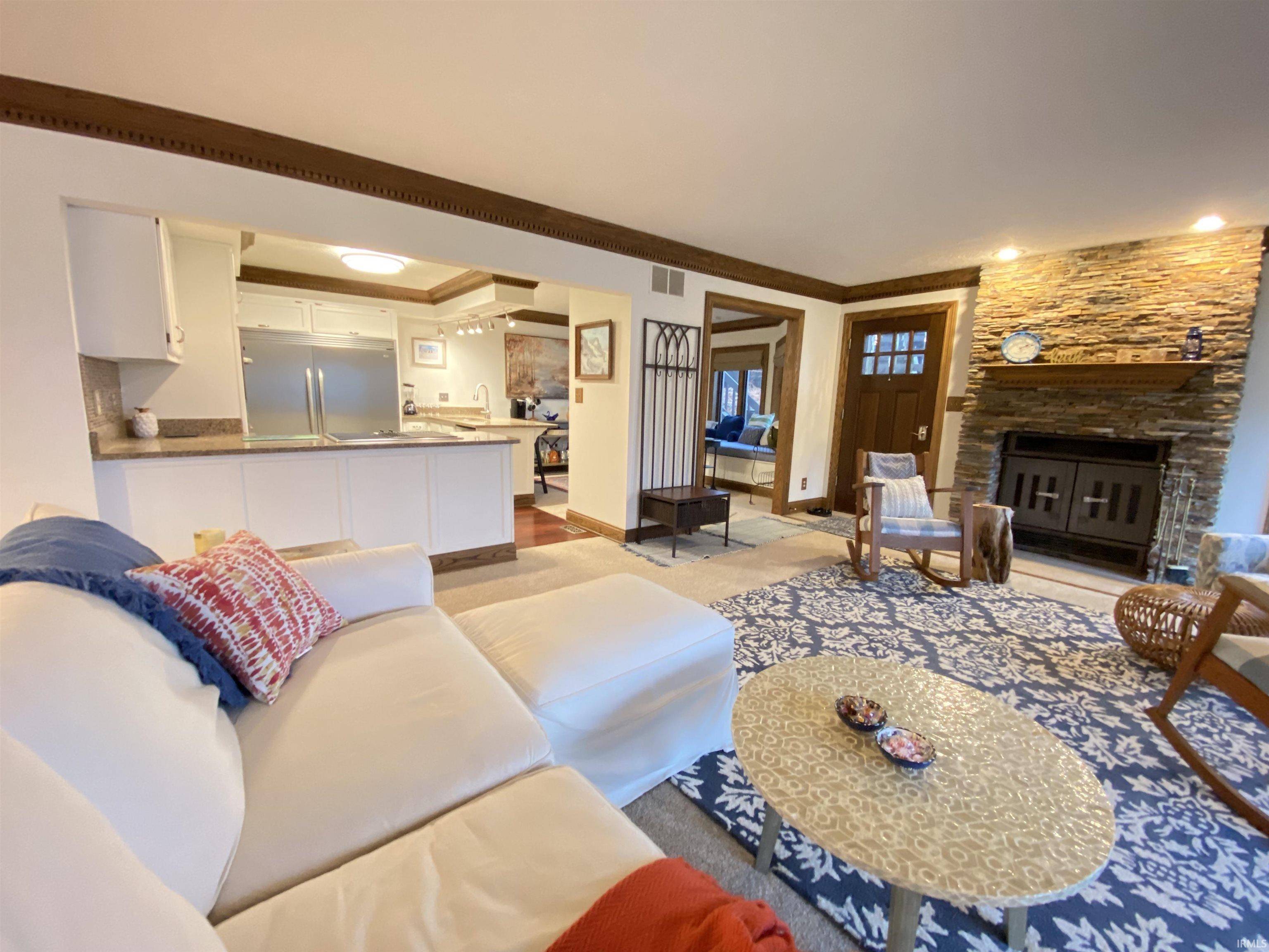 Bloomington, IN 47401,9822 S Harbour Pointe Drive #9