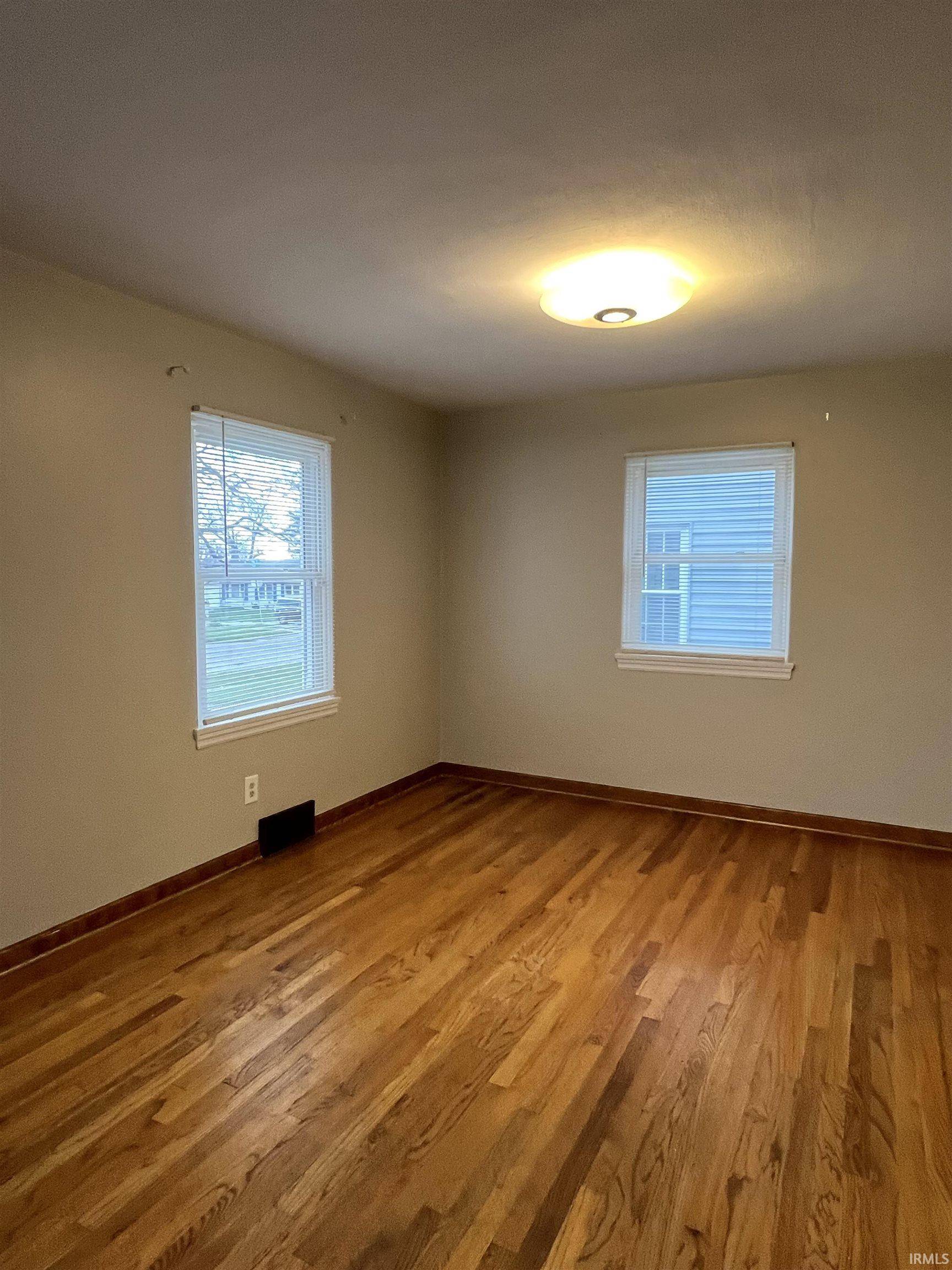 South Bend, IN 46613-3550,1842 E Fox Street