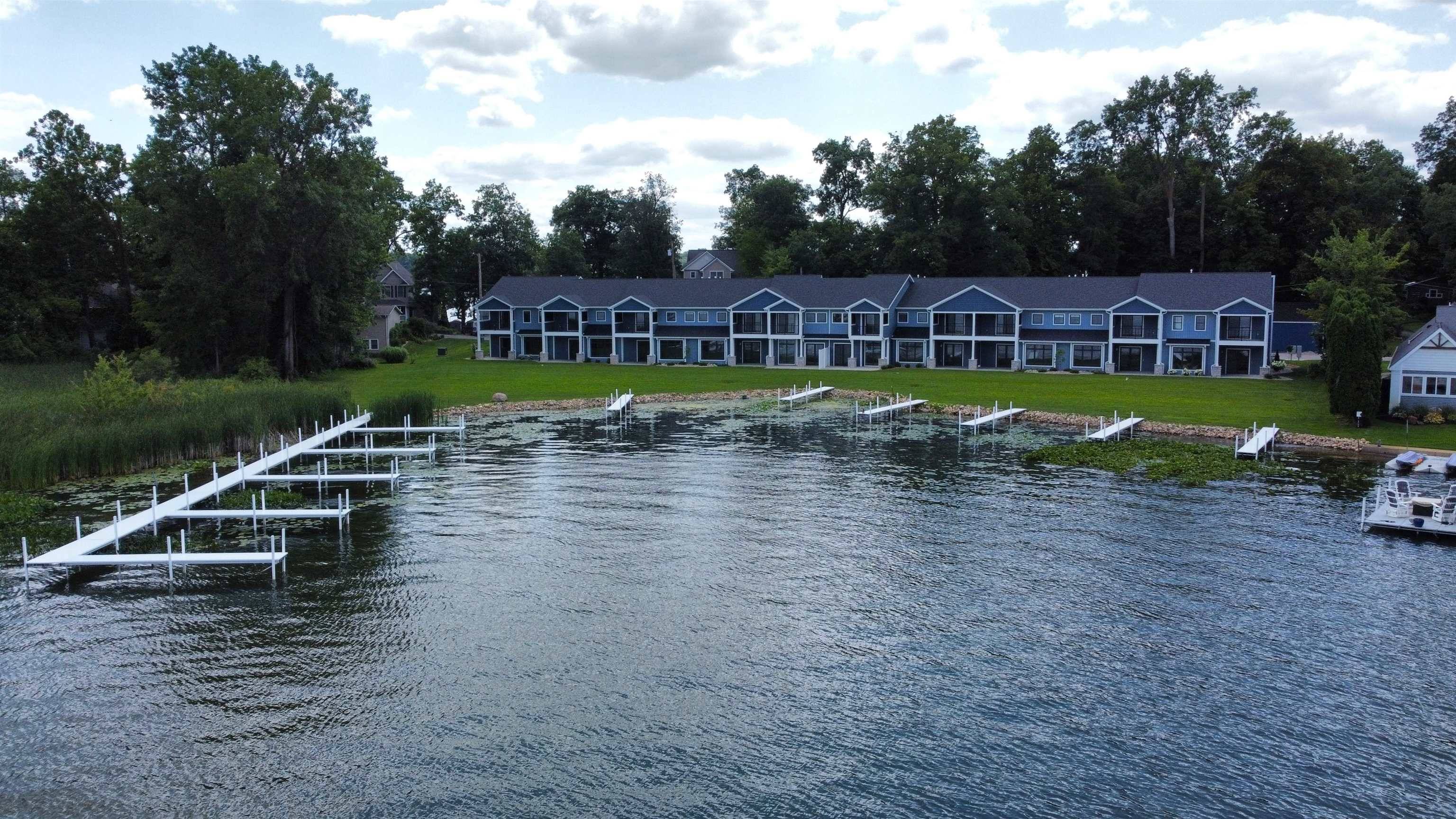 Angola, IN 46703,35 Lane 345 Crooked Lk