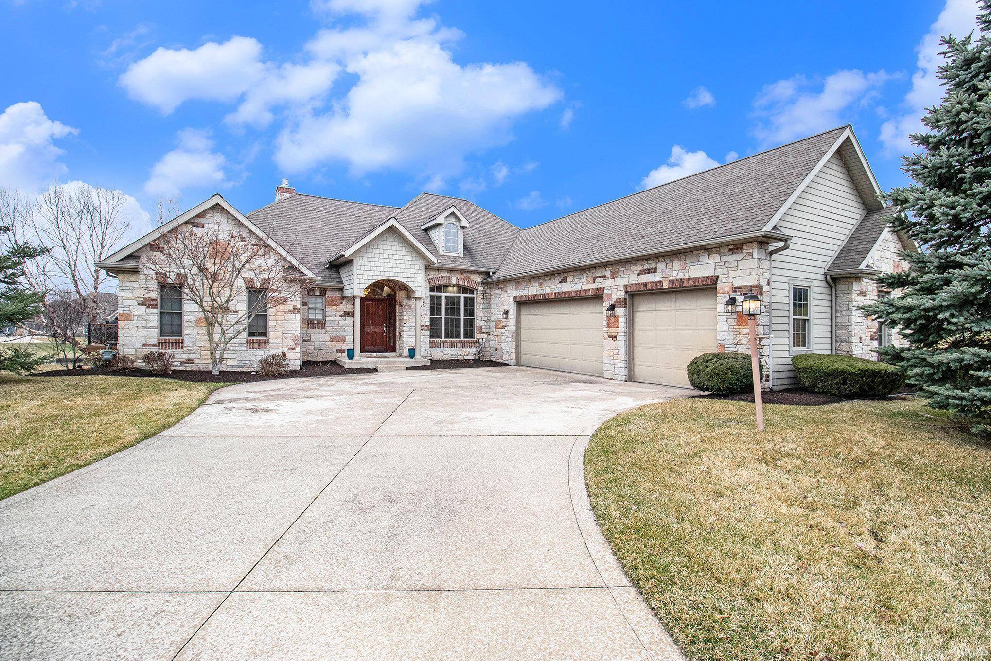 South Bend, IN 46637,18013 Erin Court