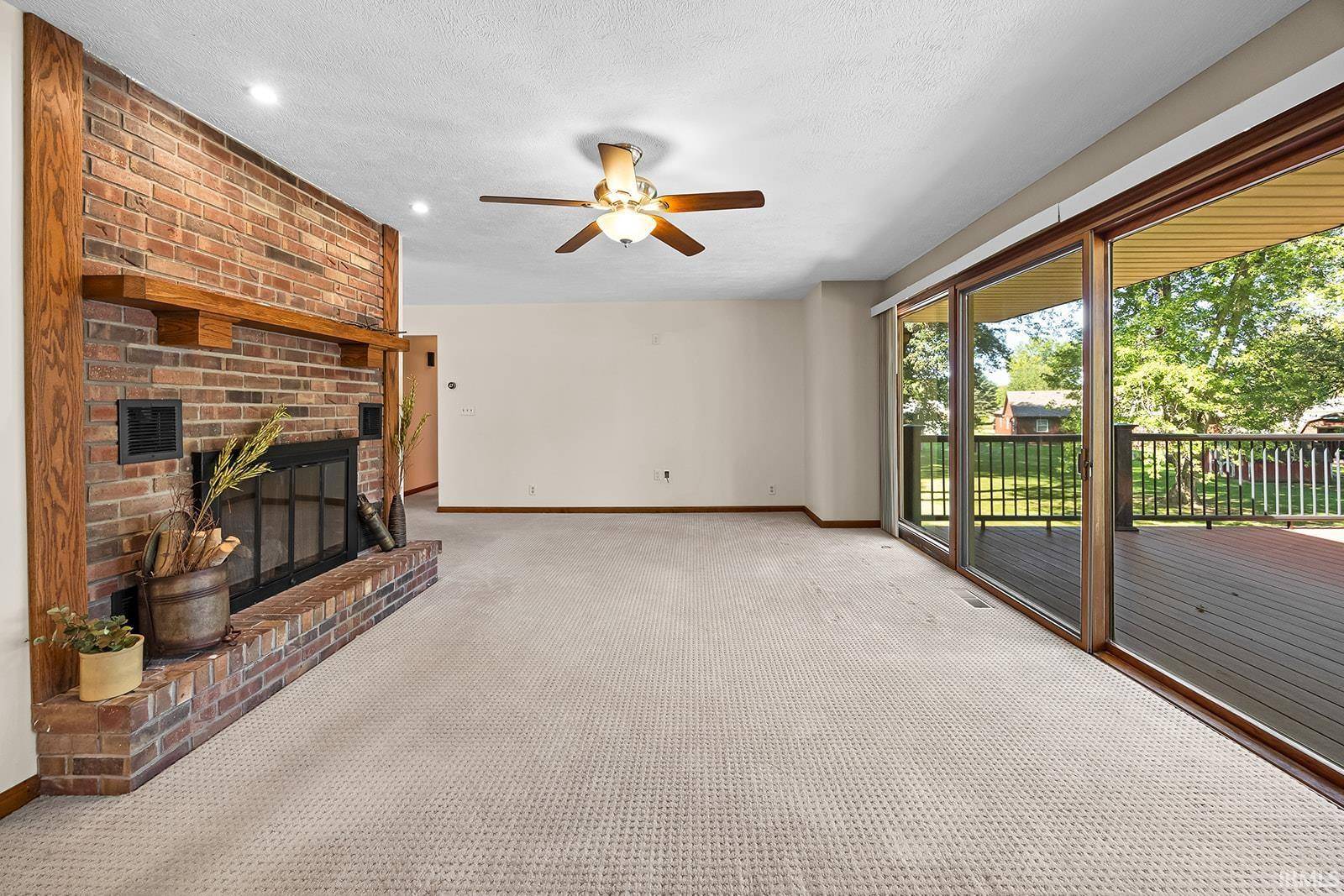 Williamsport, IN 47993-1076,102 Maple Cove
