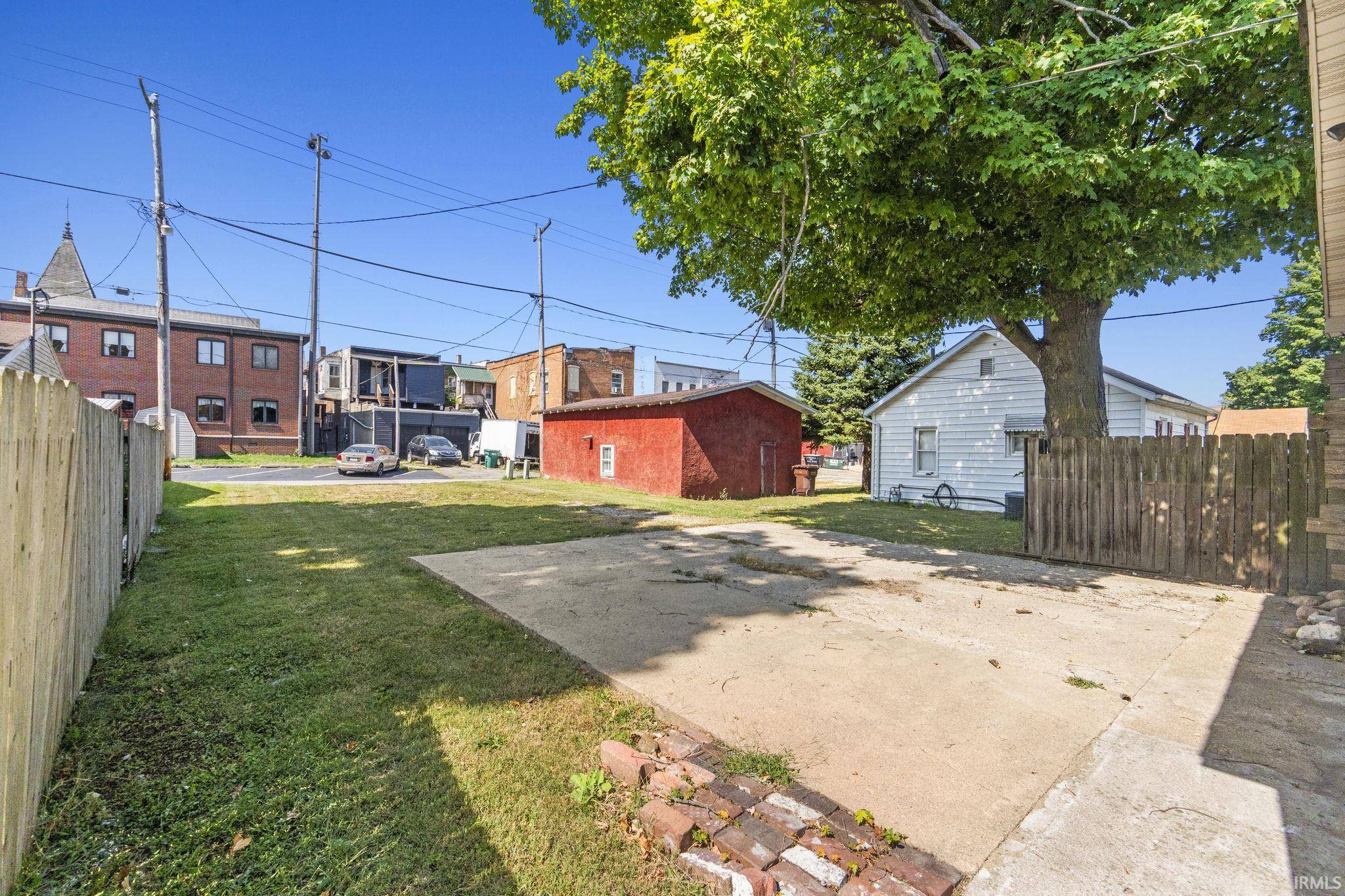 Ligonier, IN 46767,402 Mclean Street