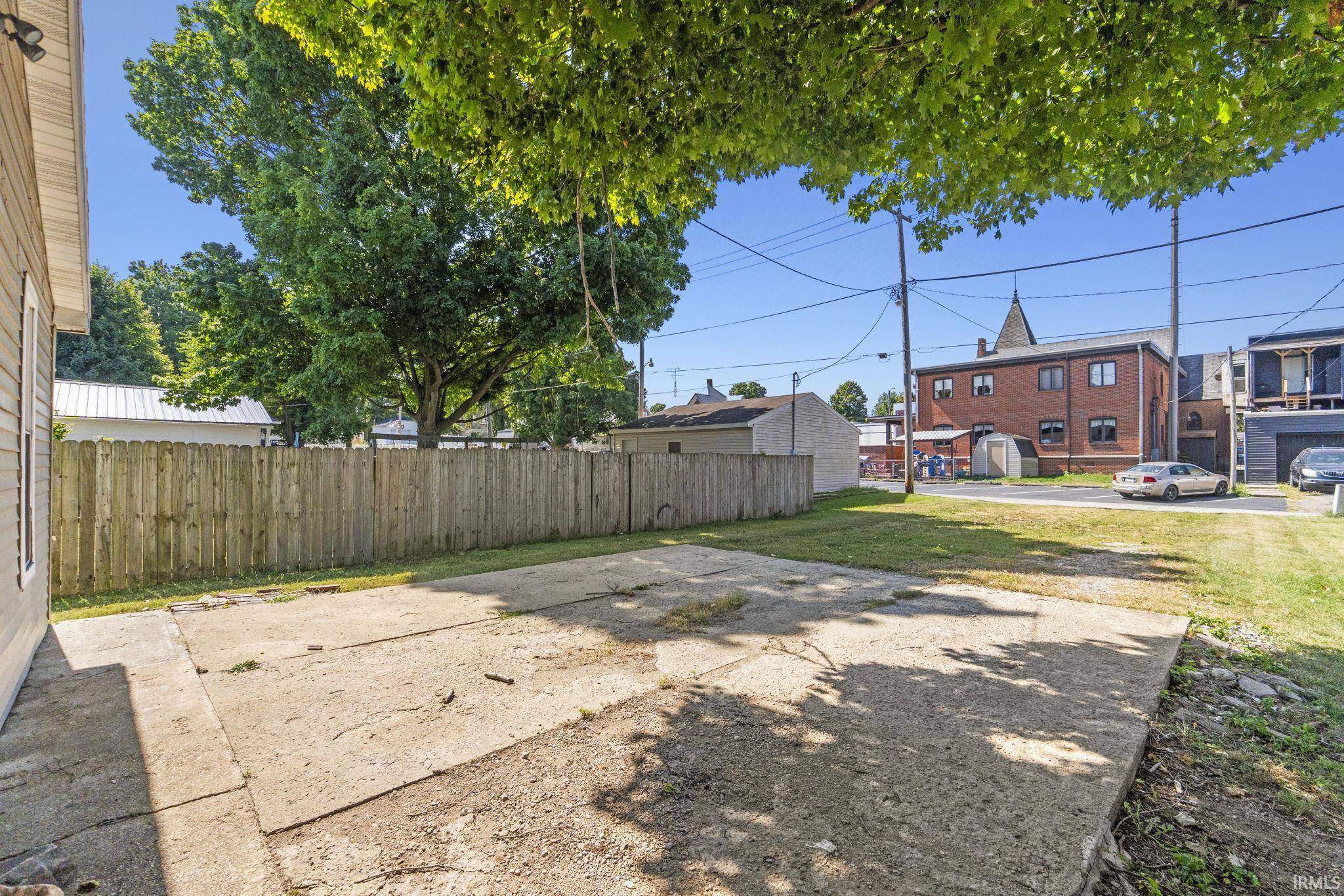 Ligonier, IN 46767,402 Mclean Street