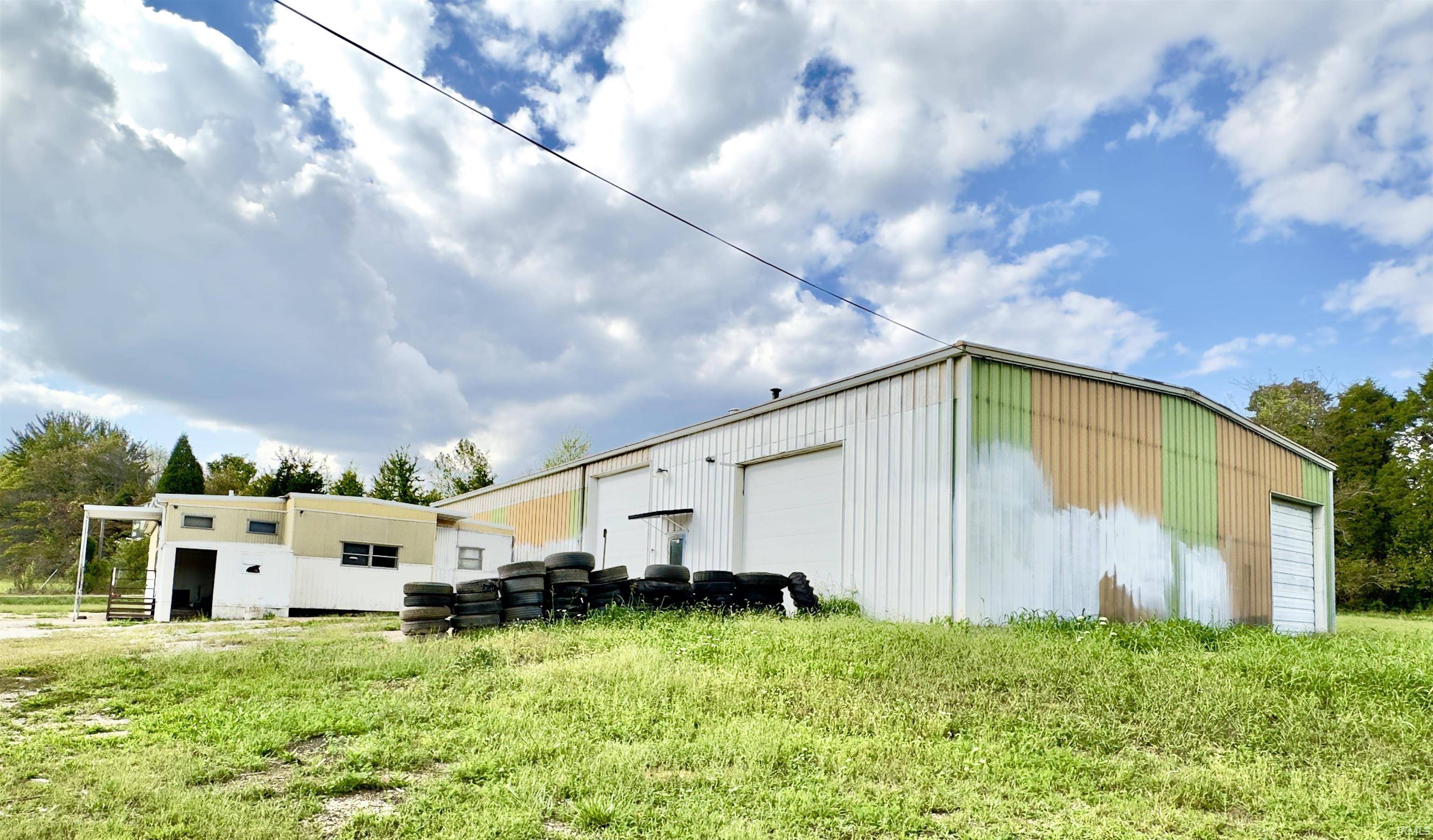Dale, IN 47523,11426 S US 231