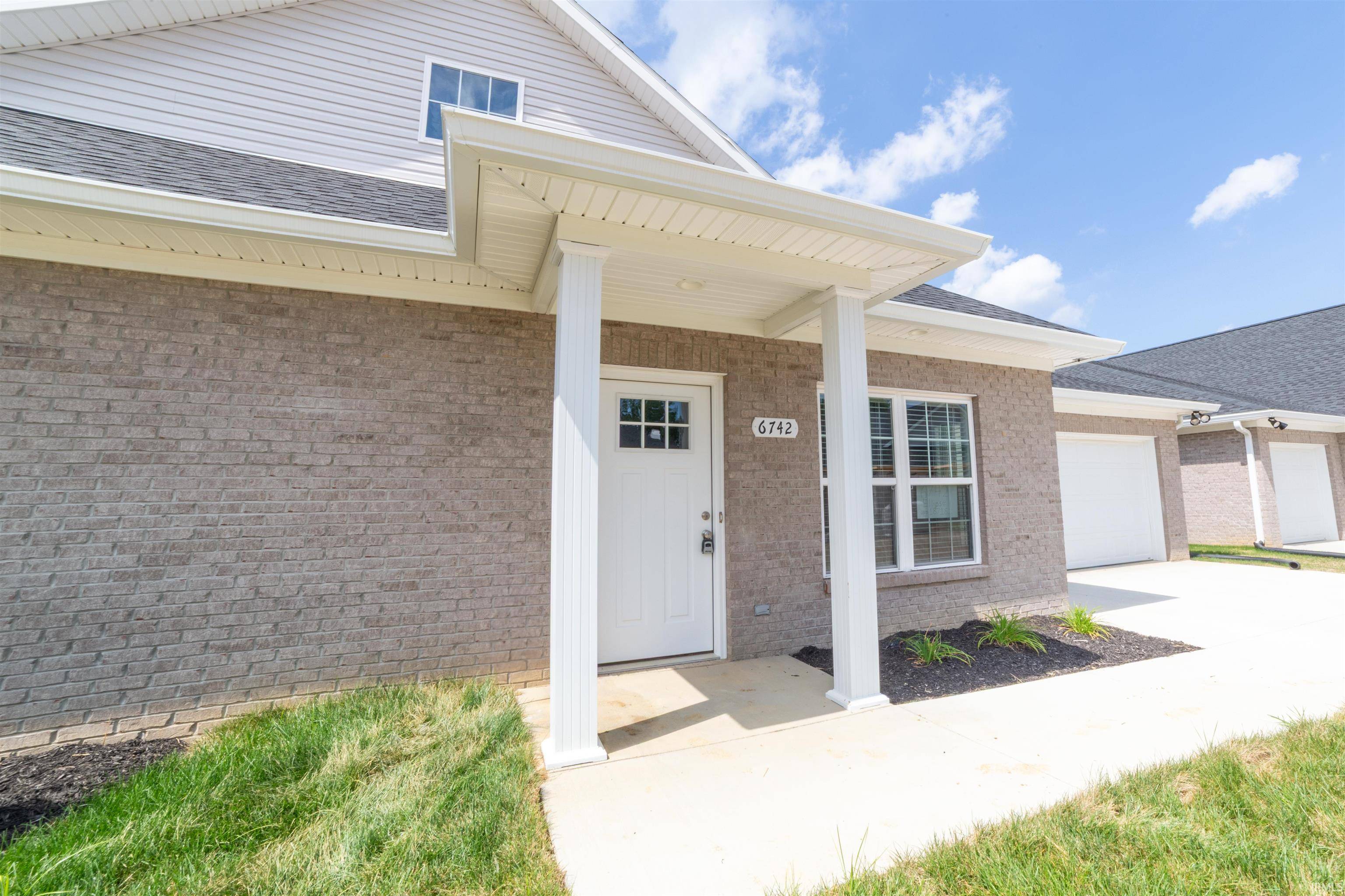 Evansville, IN 47715,6742 Ellipse Place