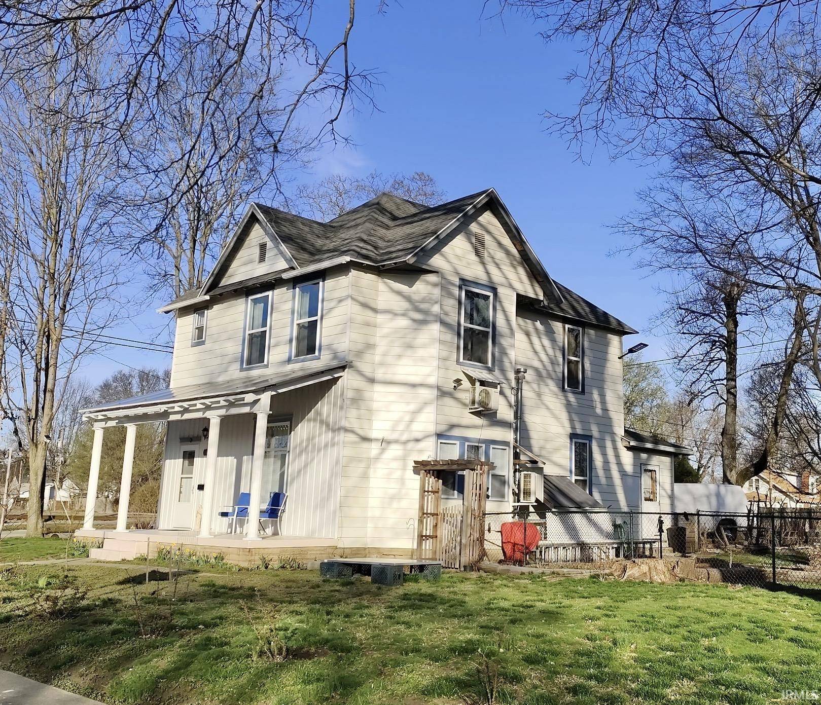 Vincennes, IN 47591,1004 N 10th Street