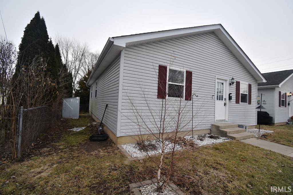Frankfort, IN 46041-1329,909 Rowe Street