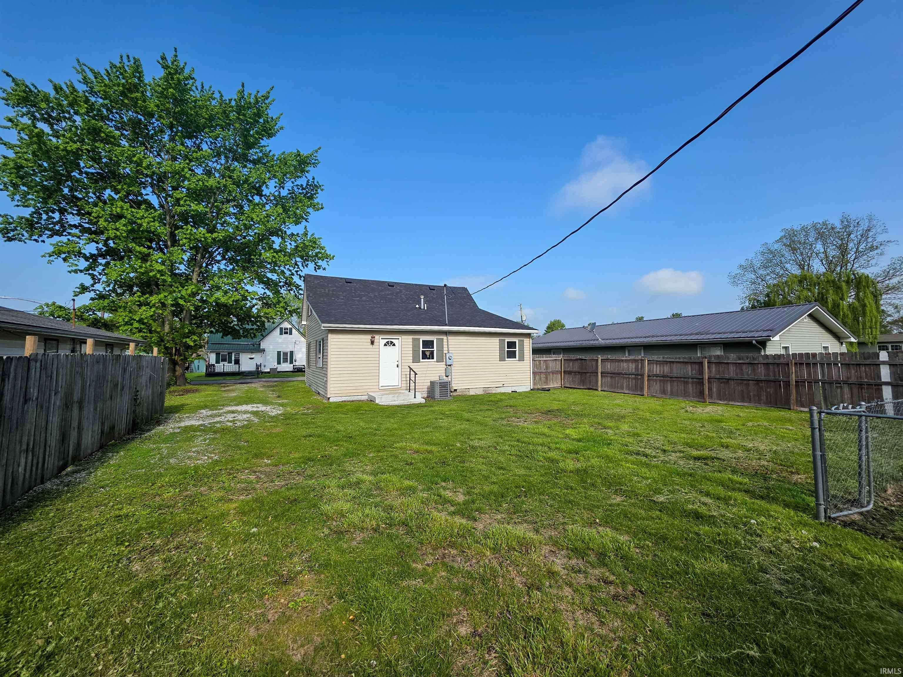 Linton, IN 47441,729 NW 2nd Street