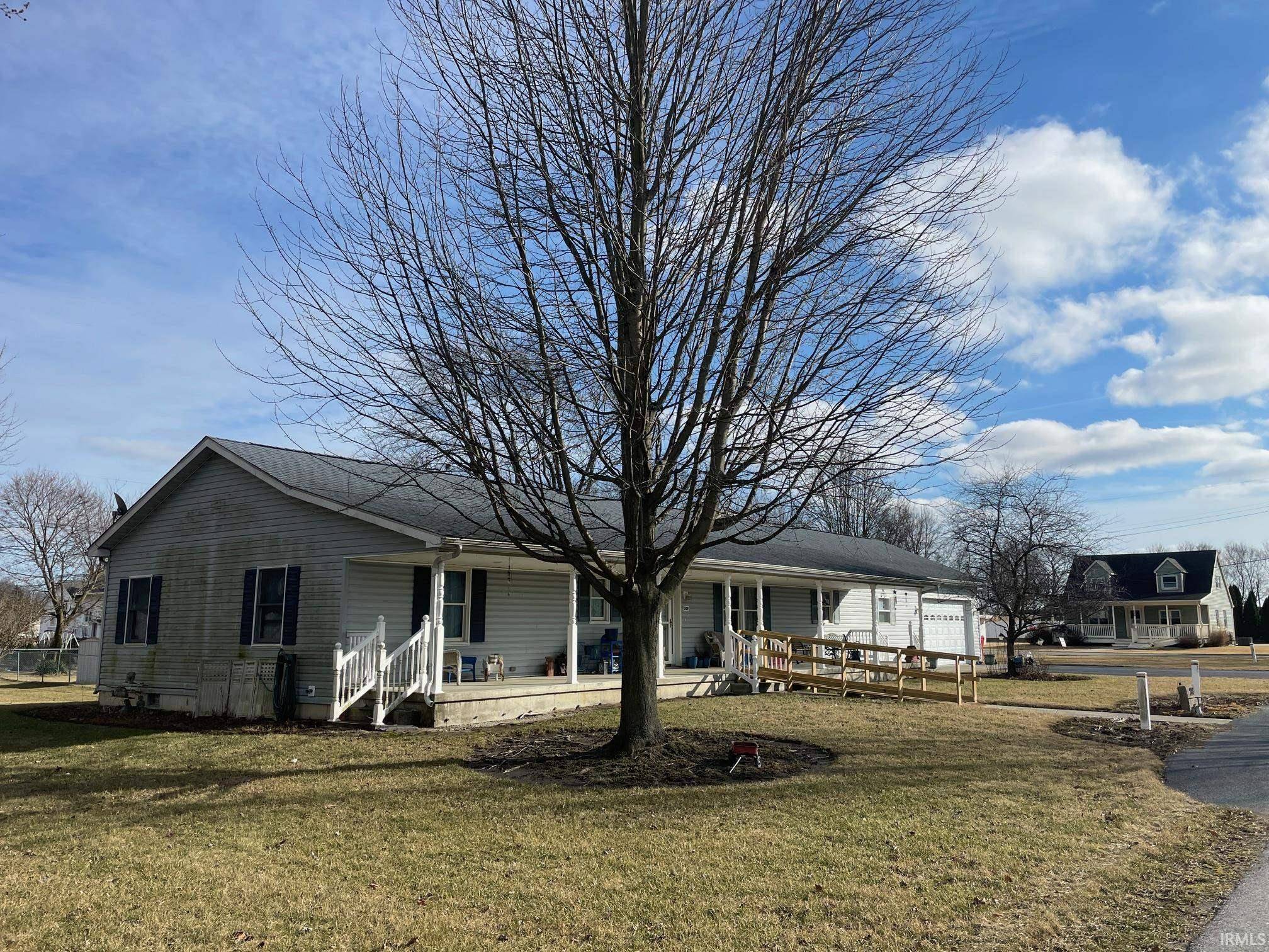 Francesville, IN 47946,209 N Columbia Street