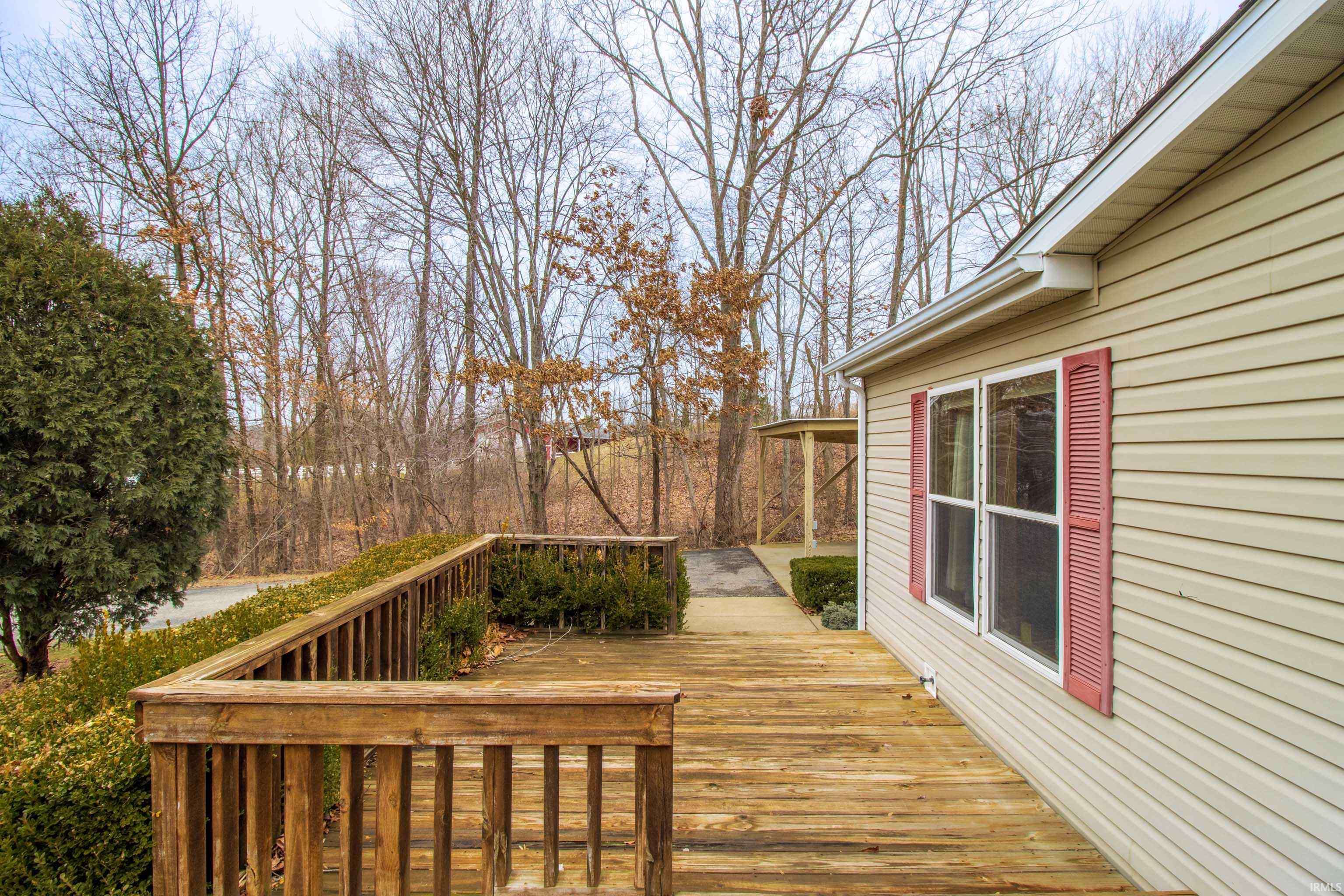 Bloomfield, IN 47424-5556,9158 E Dogwood Road