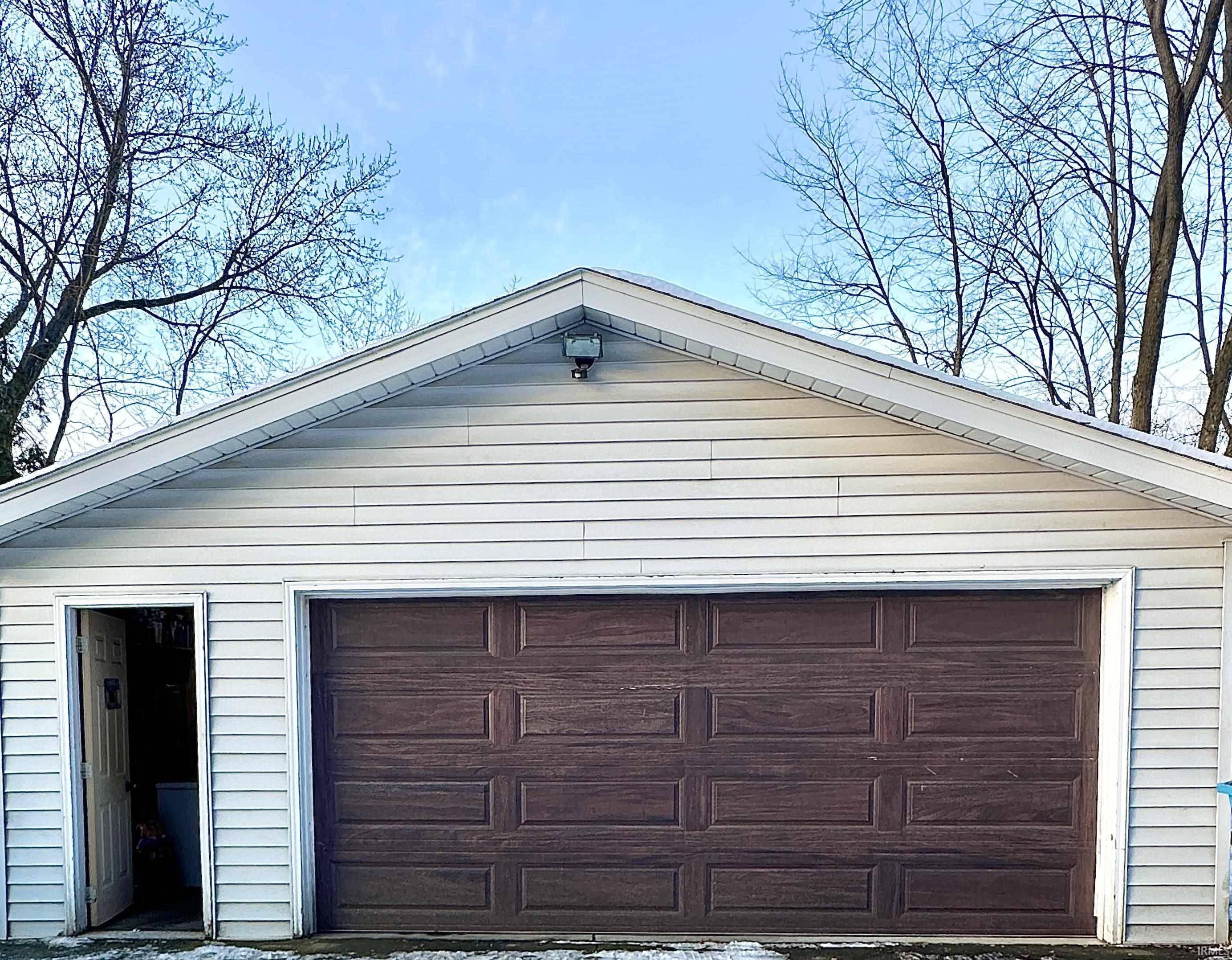 South Bend, IN 46619,55288 country club Road