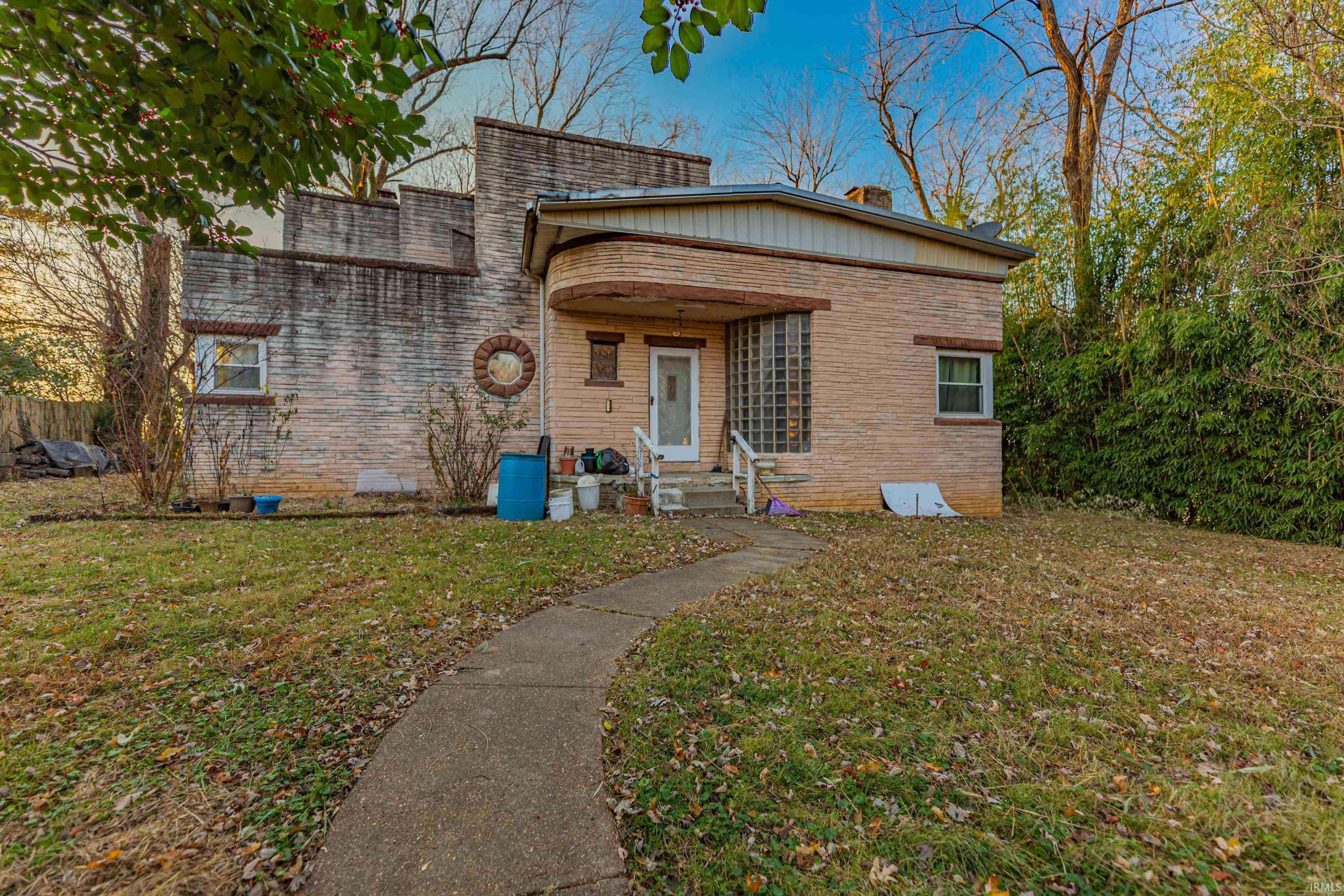 Rockport, IN 47635,220 N 4th Street