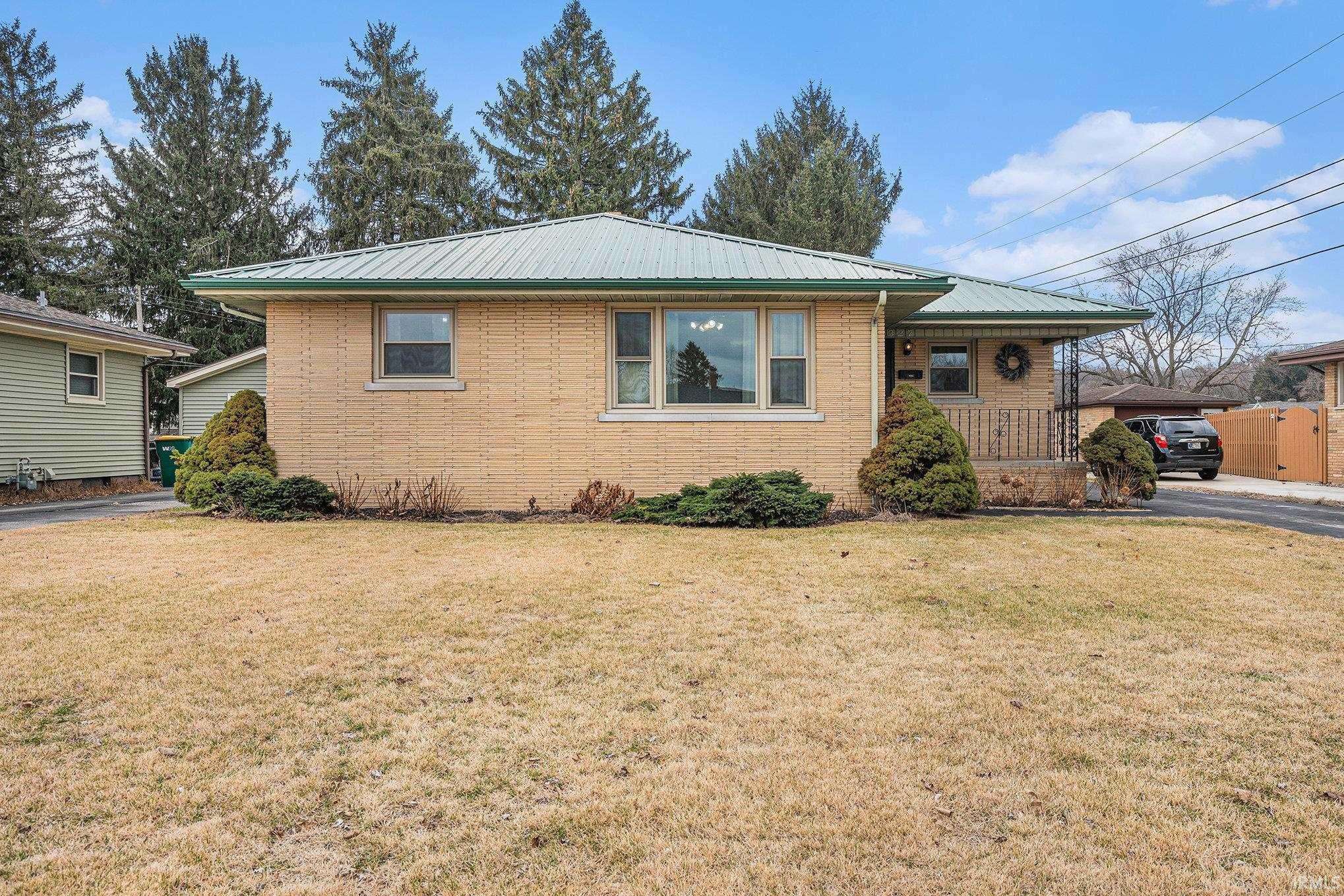 Mishawaka, IN 46544-5204,327 W 16Th Street
