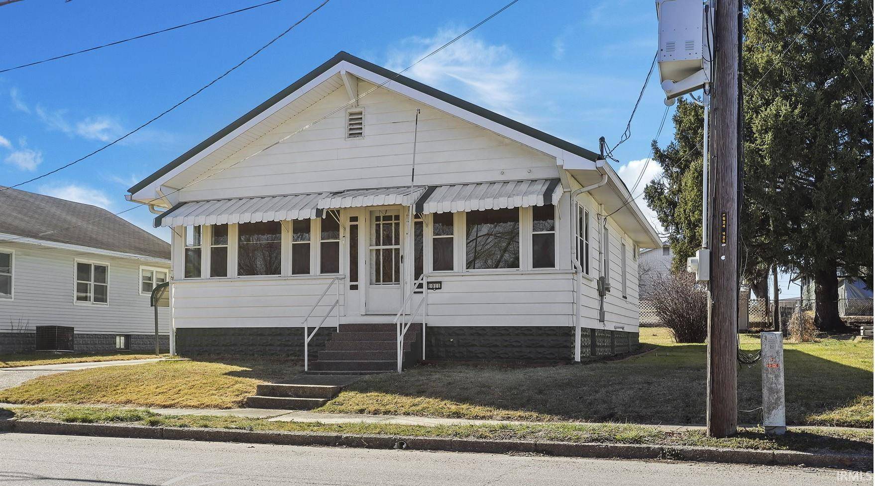 Bicknell, IN 47512,1011 Freelandville Avenue