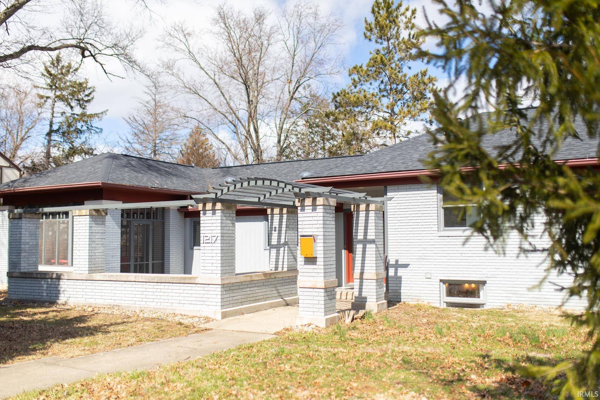 Bloomington, IN 47401,1217 E University Street
