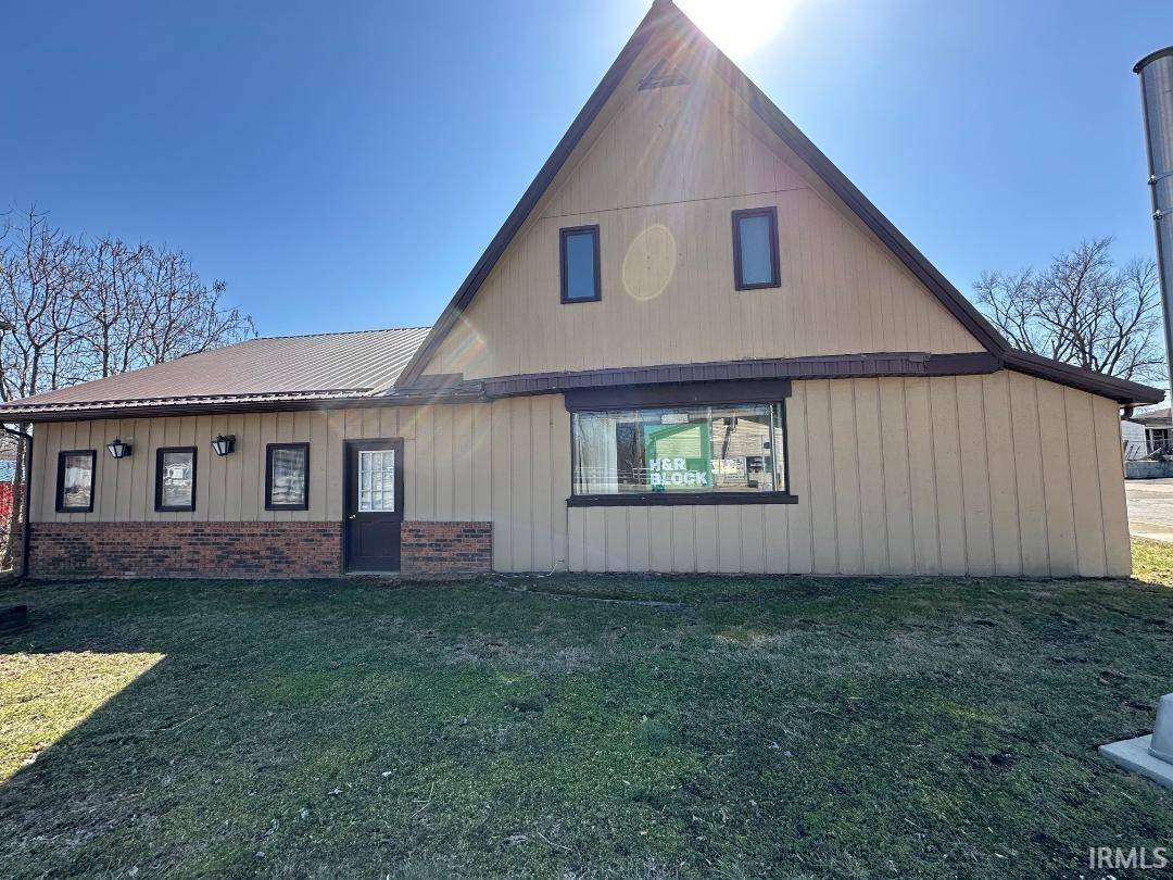 Linton, IN 47441,1209 NE A Street