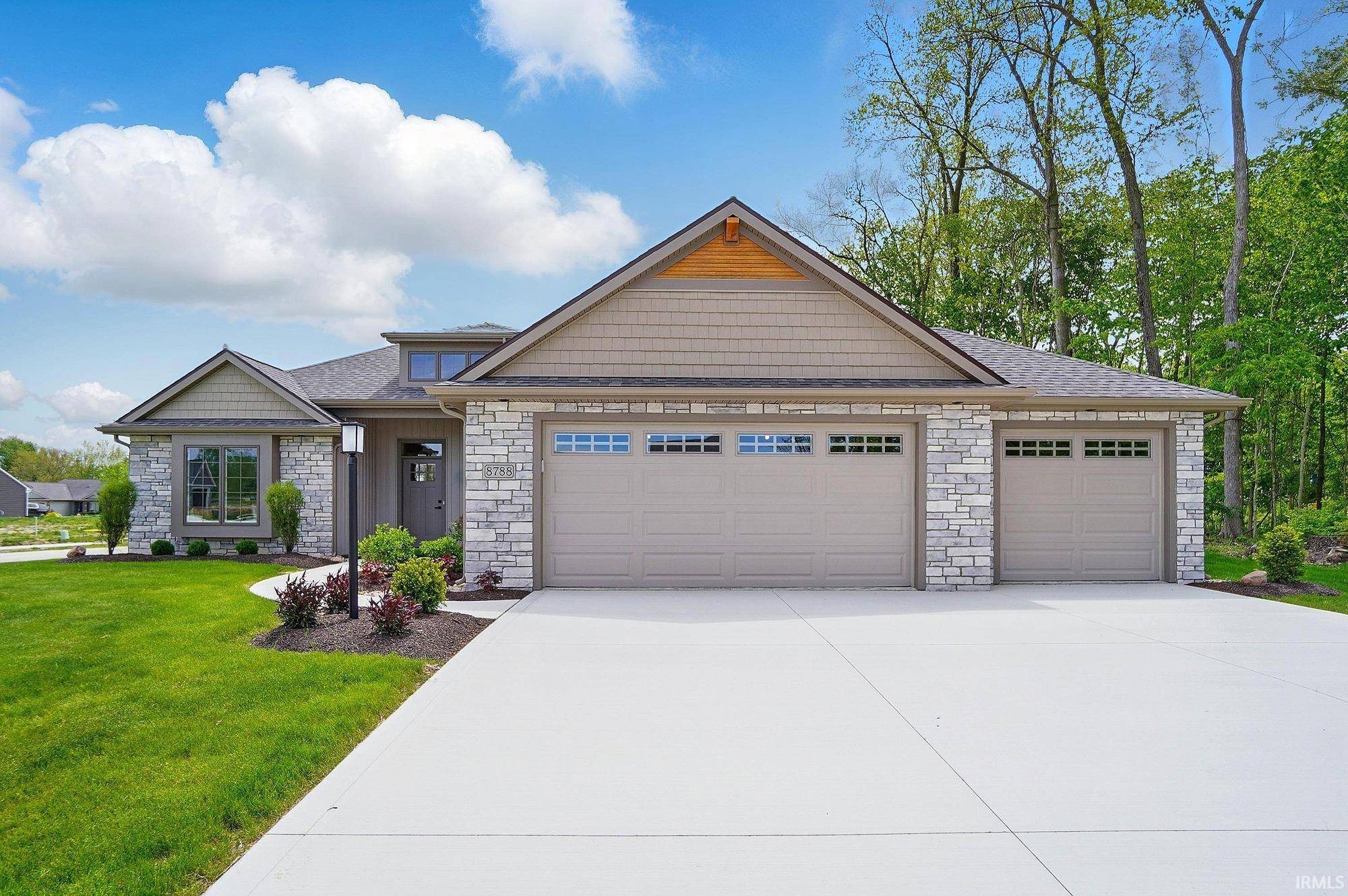 New Haven, IN 46774,8788 Landin Breeze Drive