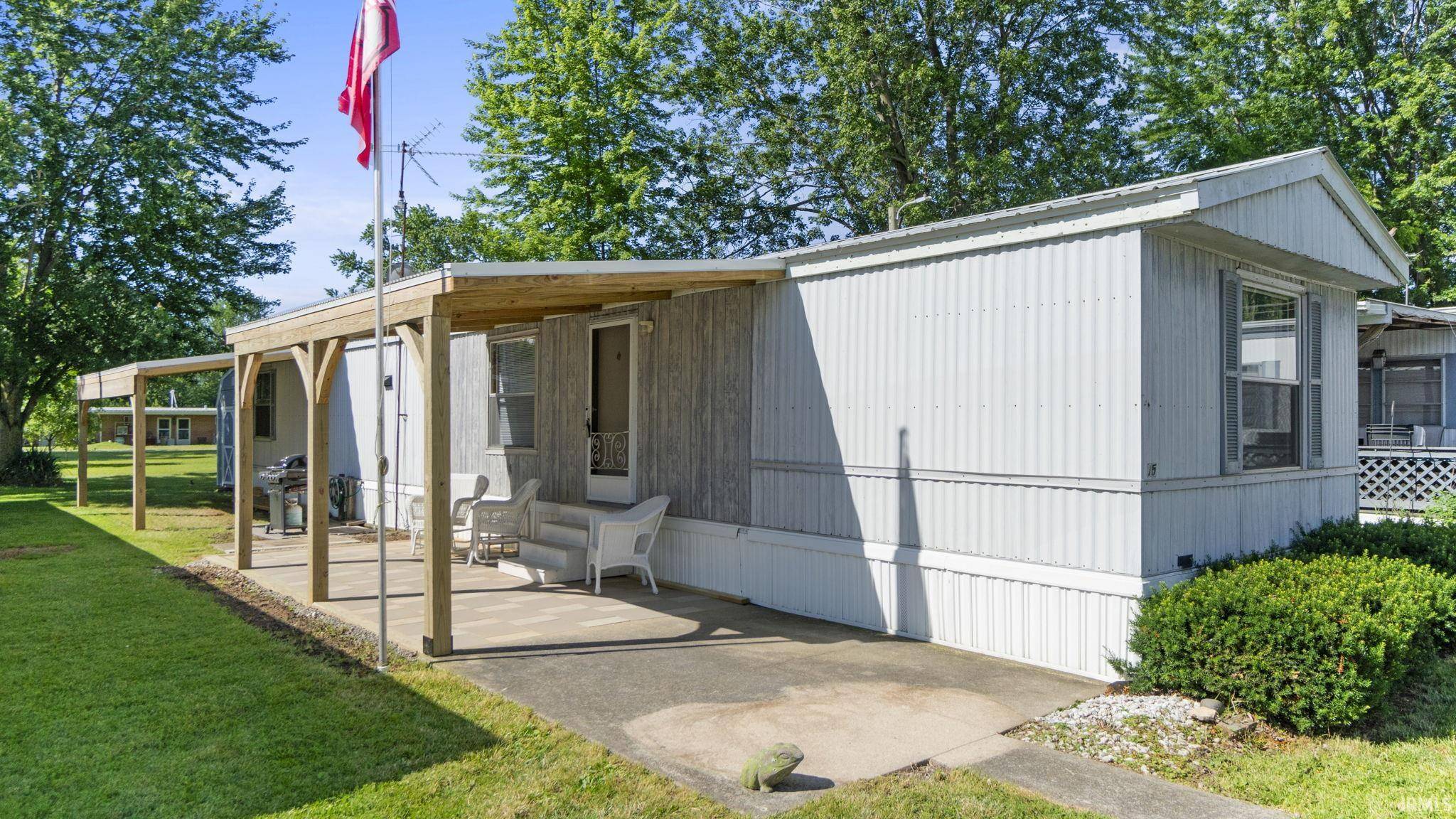 Wolcottville, IN 46795,5755 S 075 W #15