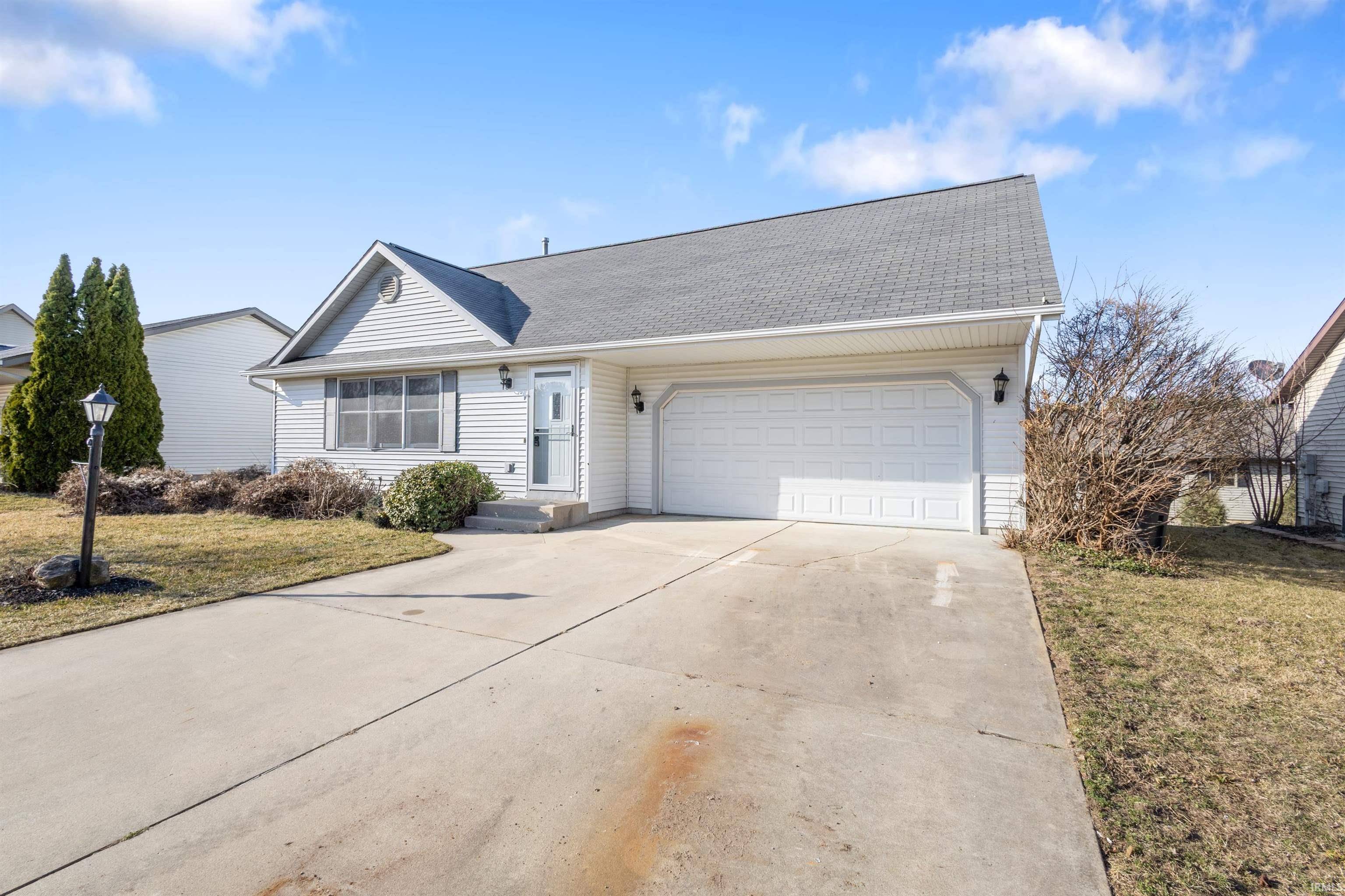 Middlebury, IN 46540,988 Spring Crossing Drive Common