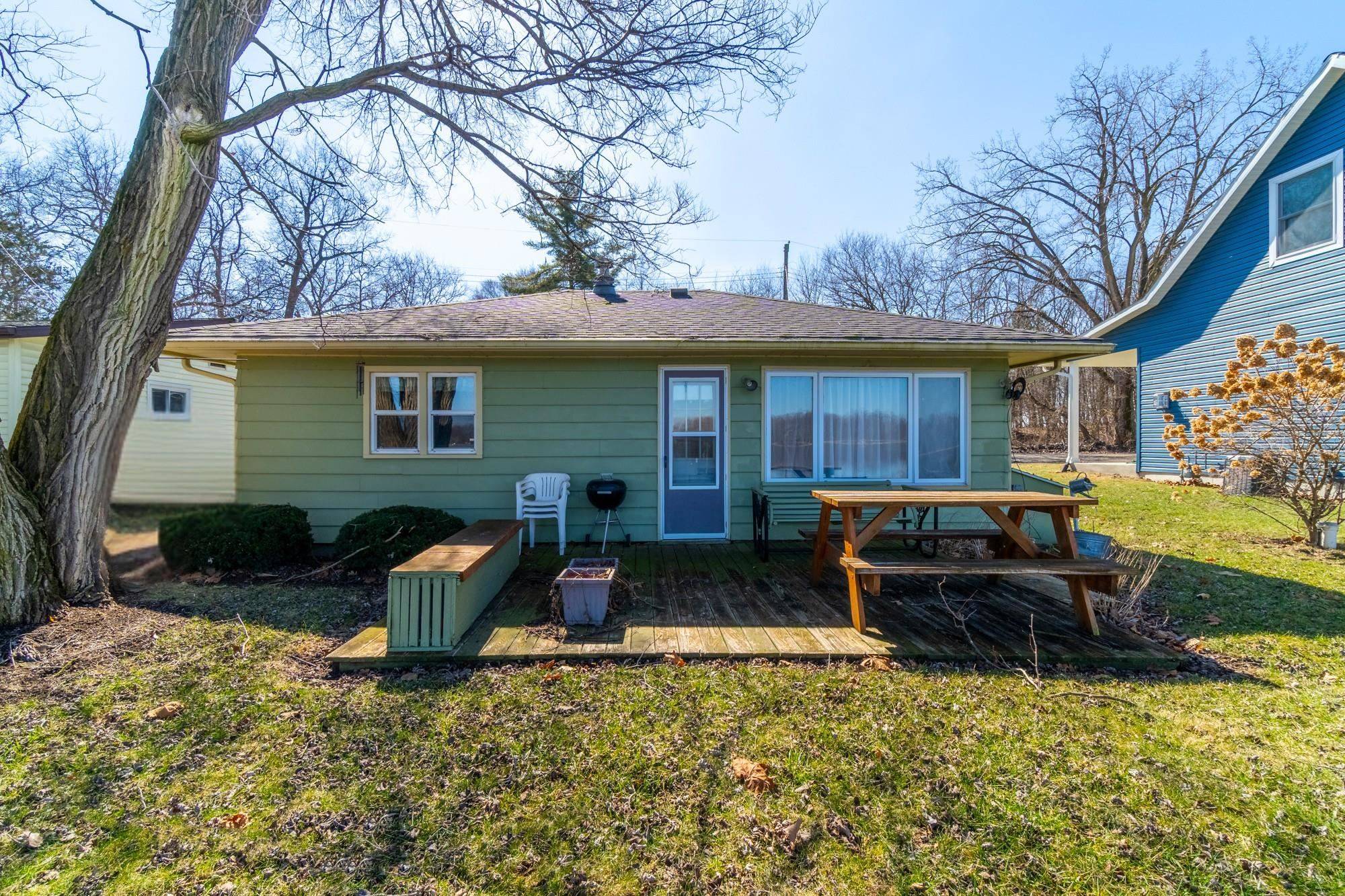 Wolcottville, IN 46795,7285 E 650 S