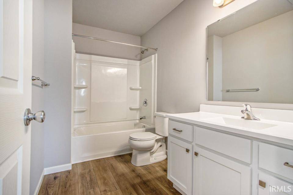 Fremont, IN 46737-7622,907 Nicholas Trail
