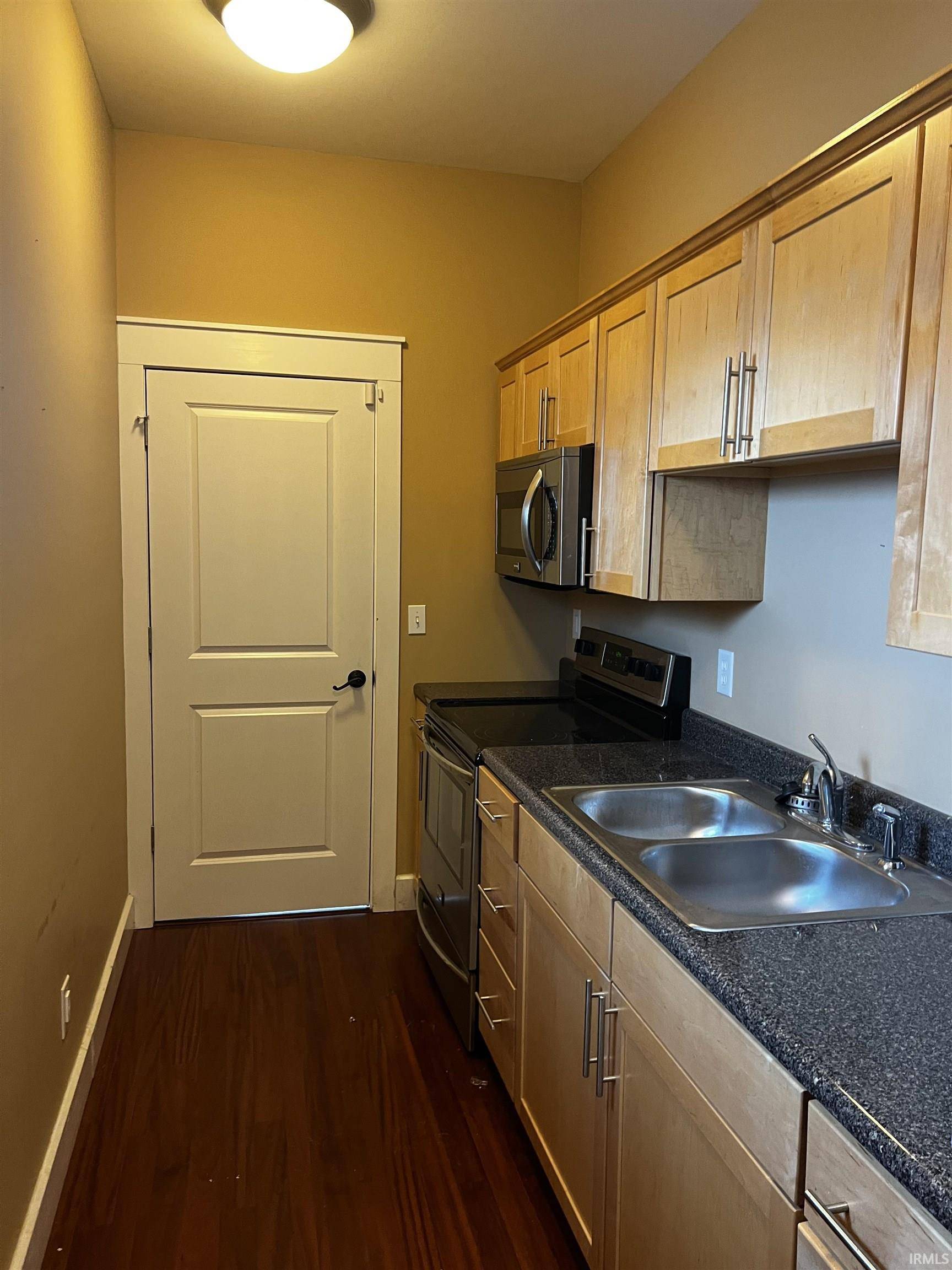 Bloomington, IN 47403,231 W Dodds Street