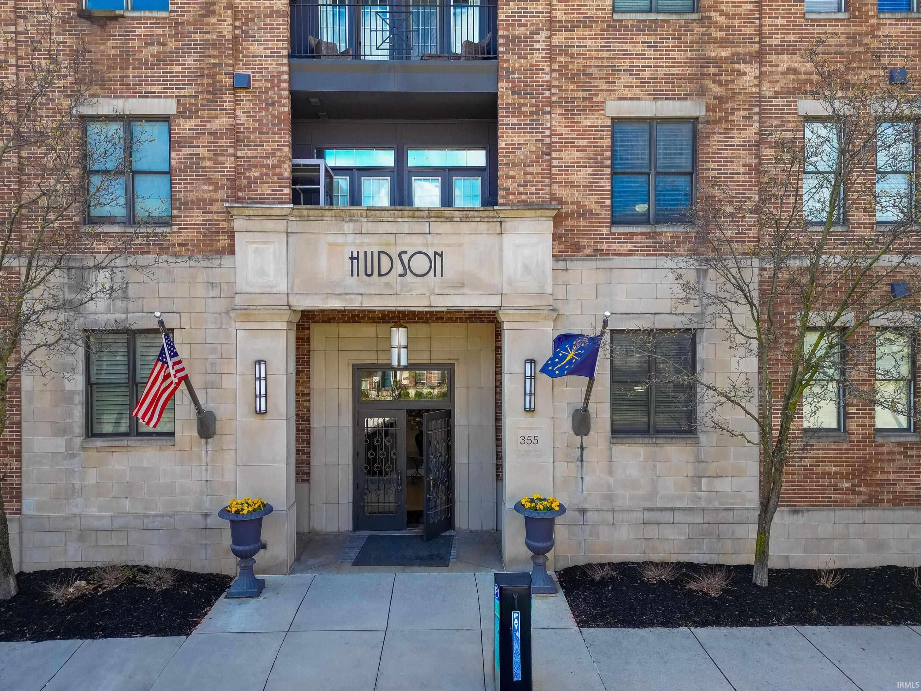 Indianapolis, IN 46204,355 E Ohio Street #221