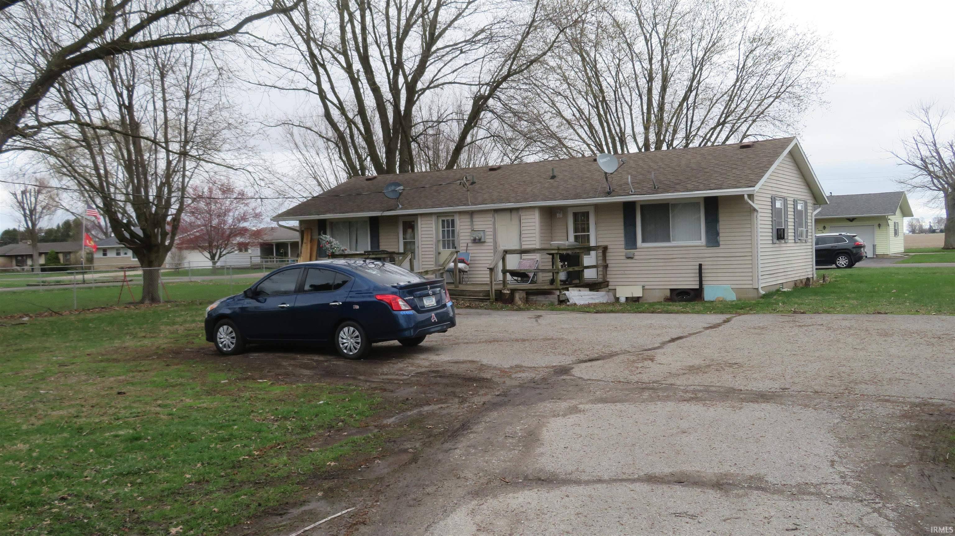 Walton, IN 46994,107 S GARR Street
