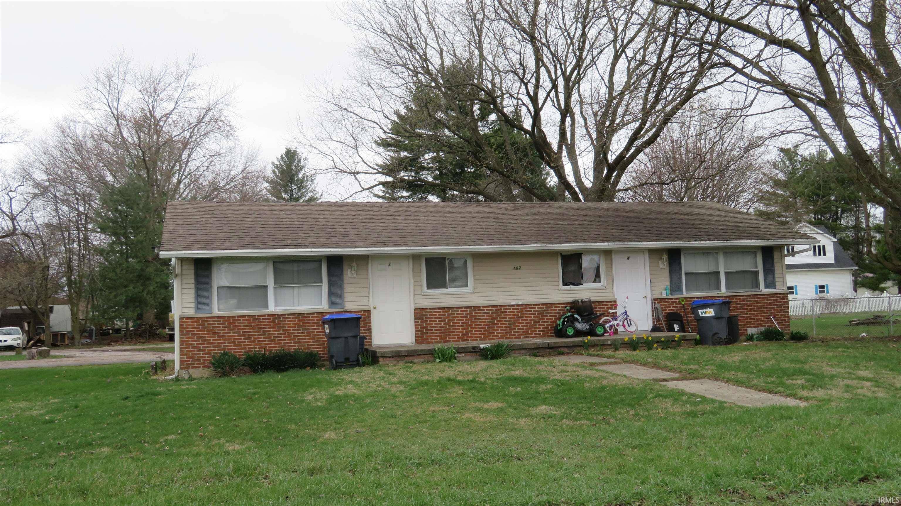Walton, IN 46994,107 S GARR Street