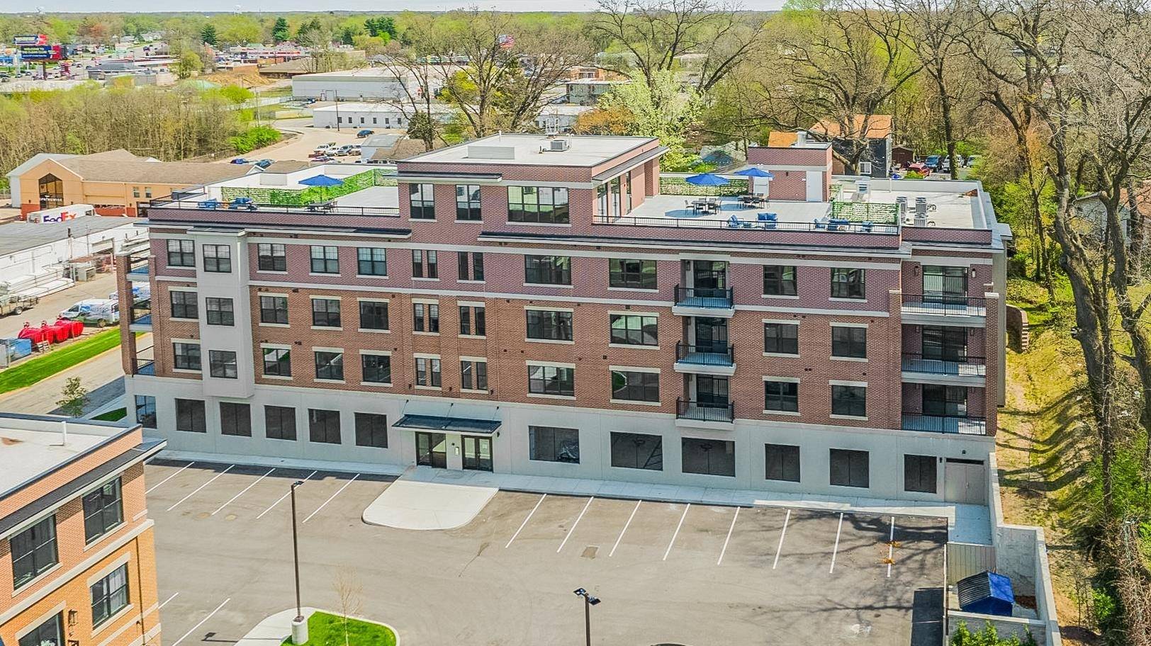 South Bend, IN 46637,1740 South Bend 301 E Avenue #301E