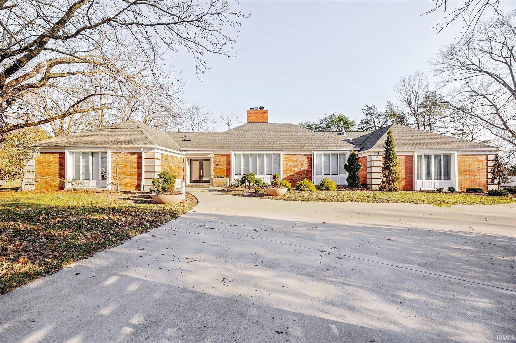 Bloomington, IN 47401,1227 S Pickwick Point