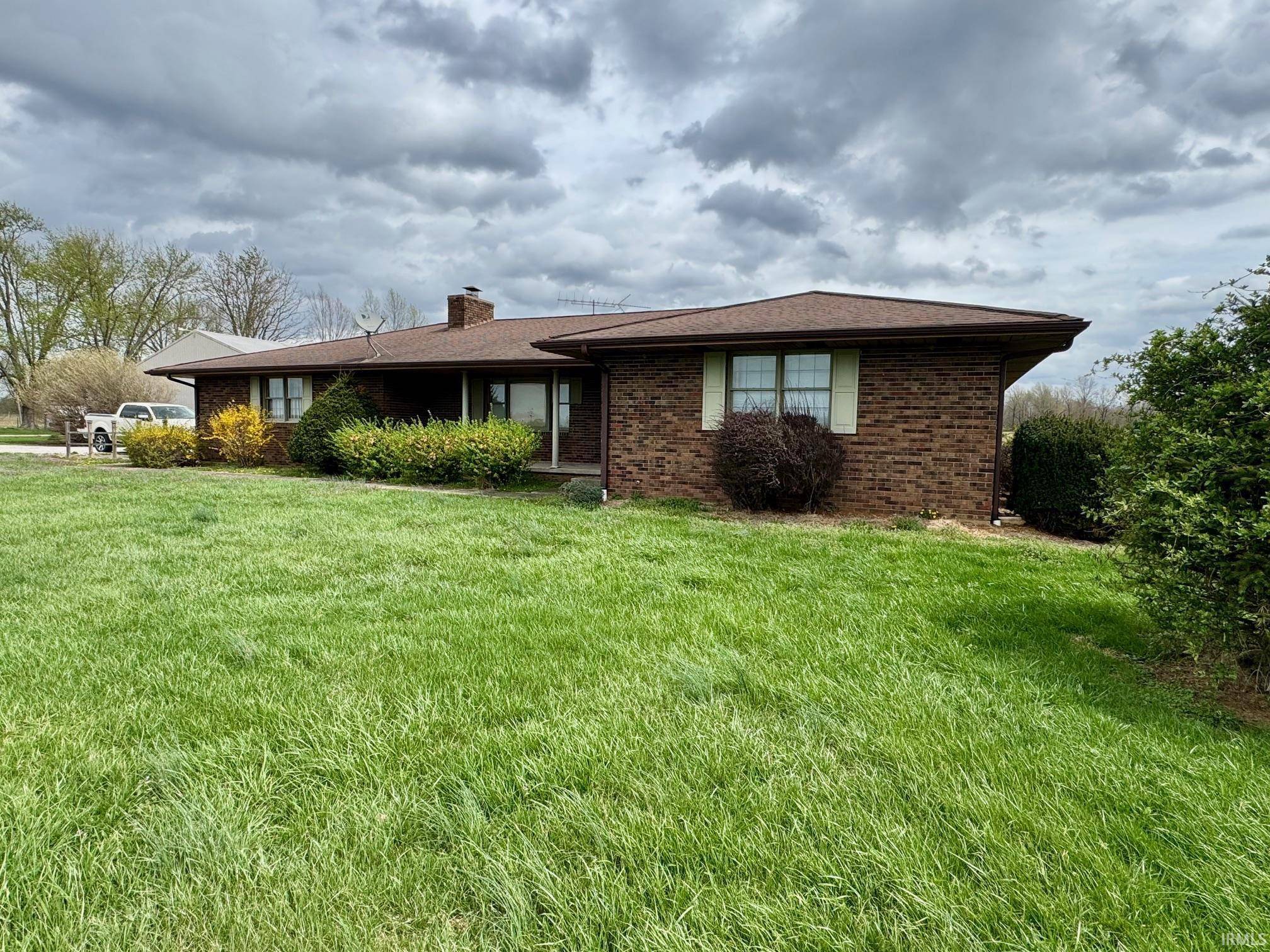 Oakland City, IN 47660,122 S 1225 E Road