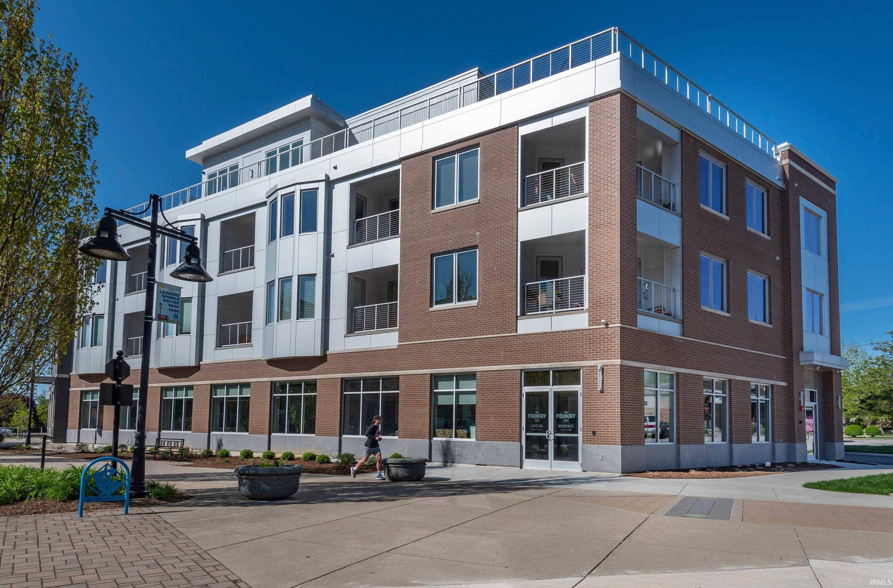 Bloomington, IN 47404,304 W Kirkwood Avenue #305