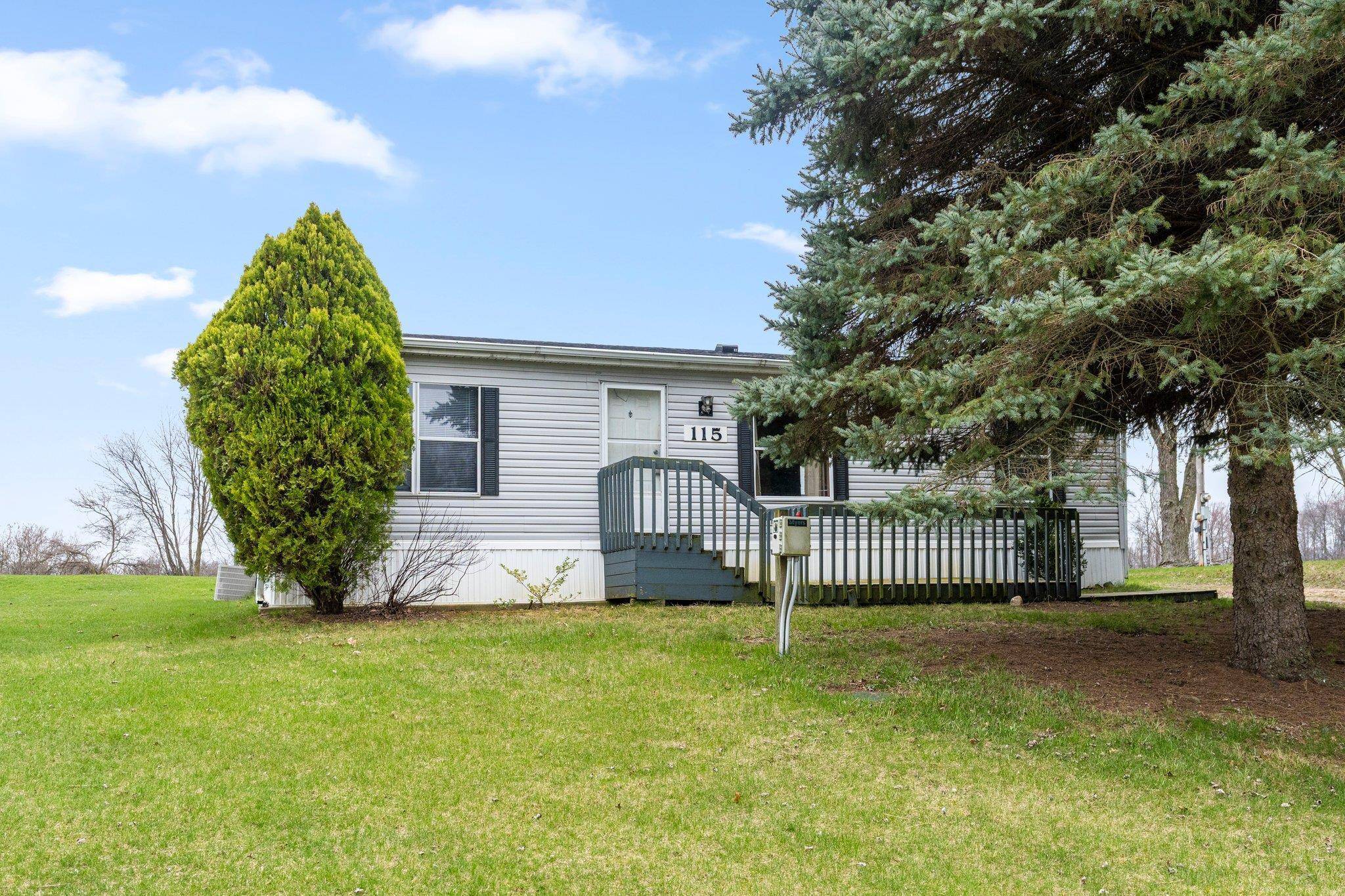 Fremont, IN 46737-9075,115 Lane 587 Lake James
