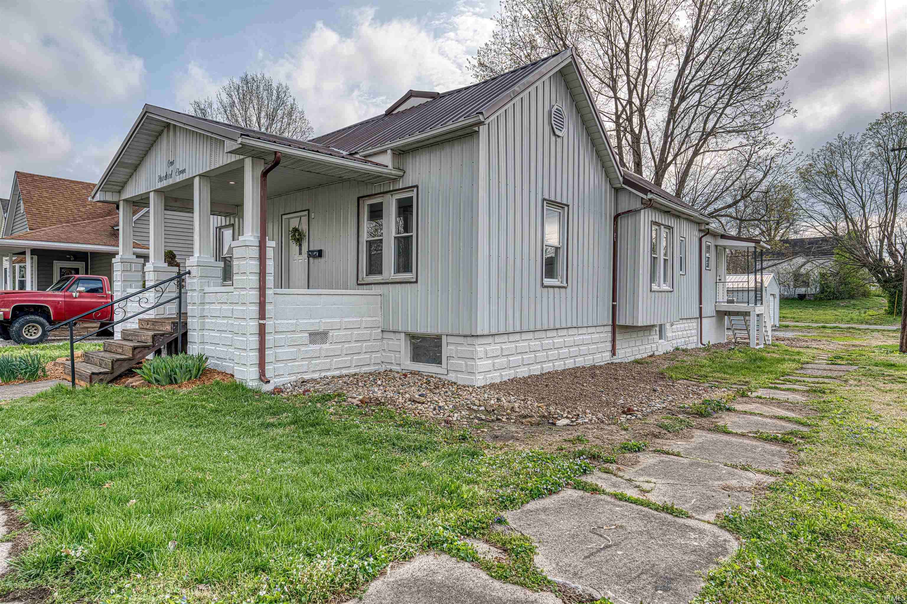 Oakland City, IN 47660-1521,111 N Jackson Street