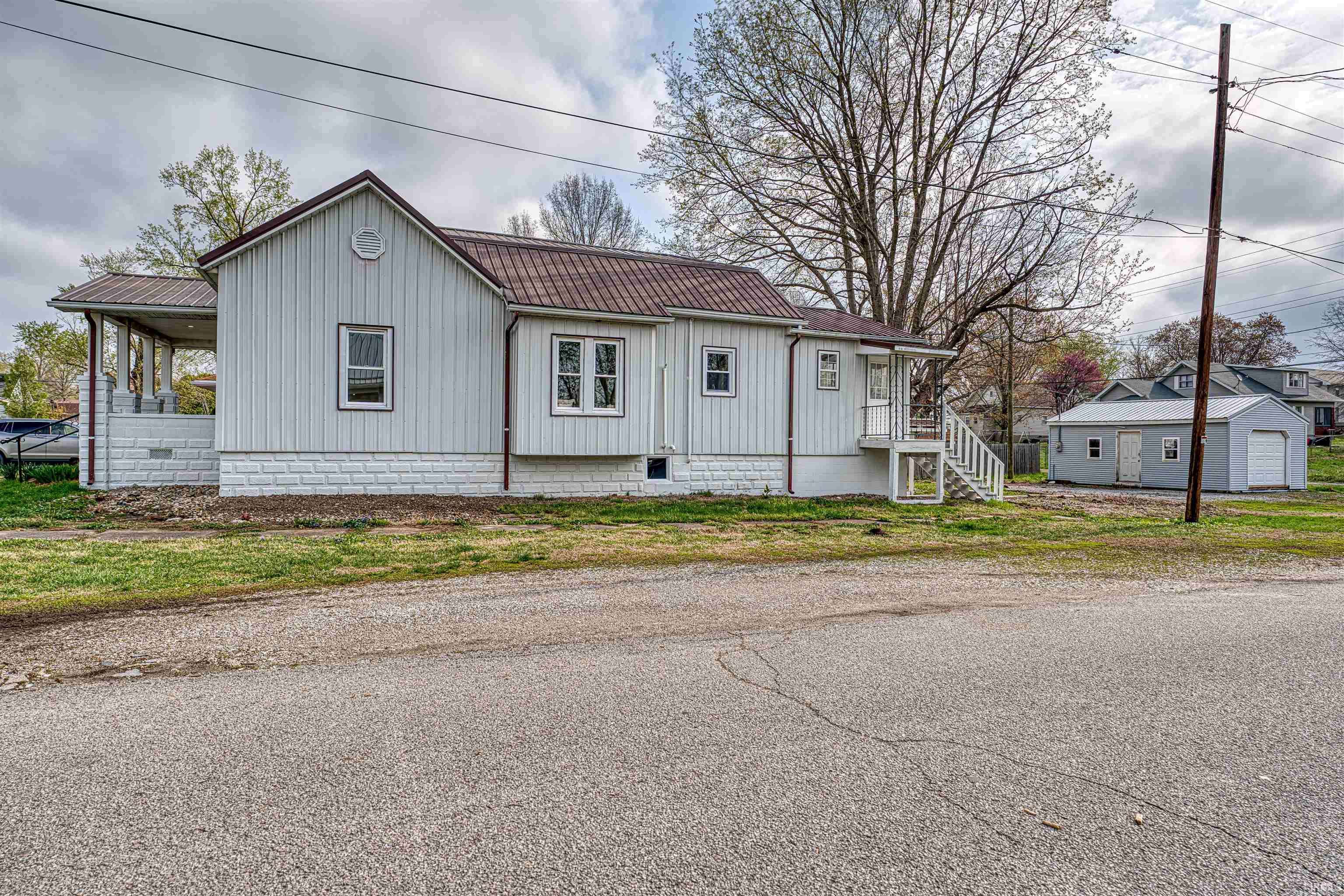 Oakland City, IN 47660-1521,111 N Jackson Street