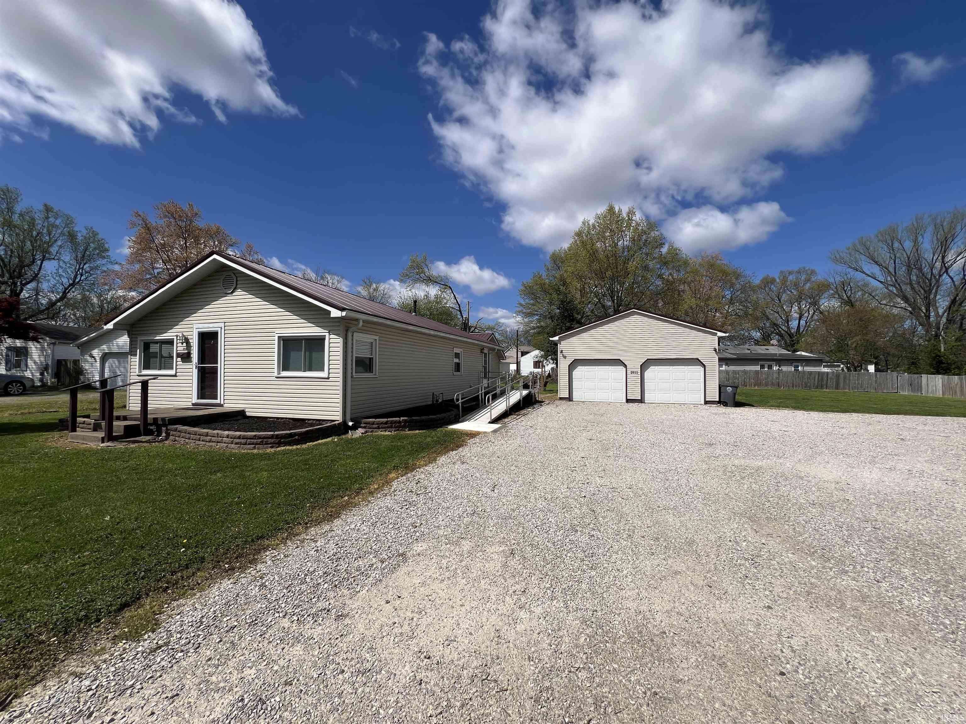 Evansville, IN 47714,2911 S Rotherwood Avenue