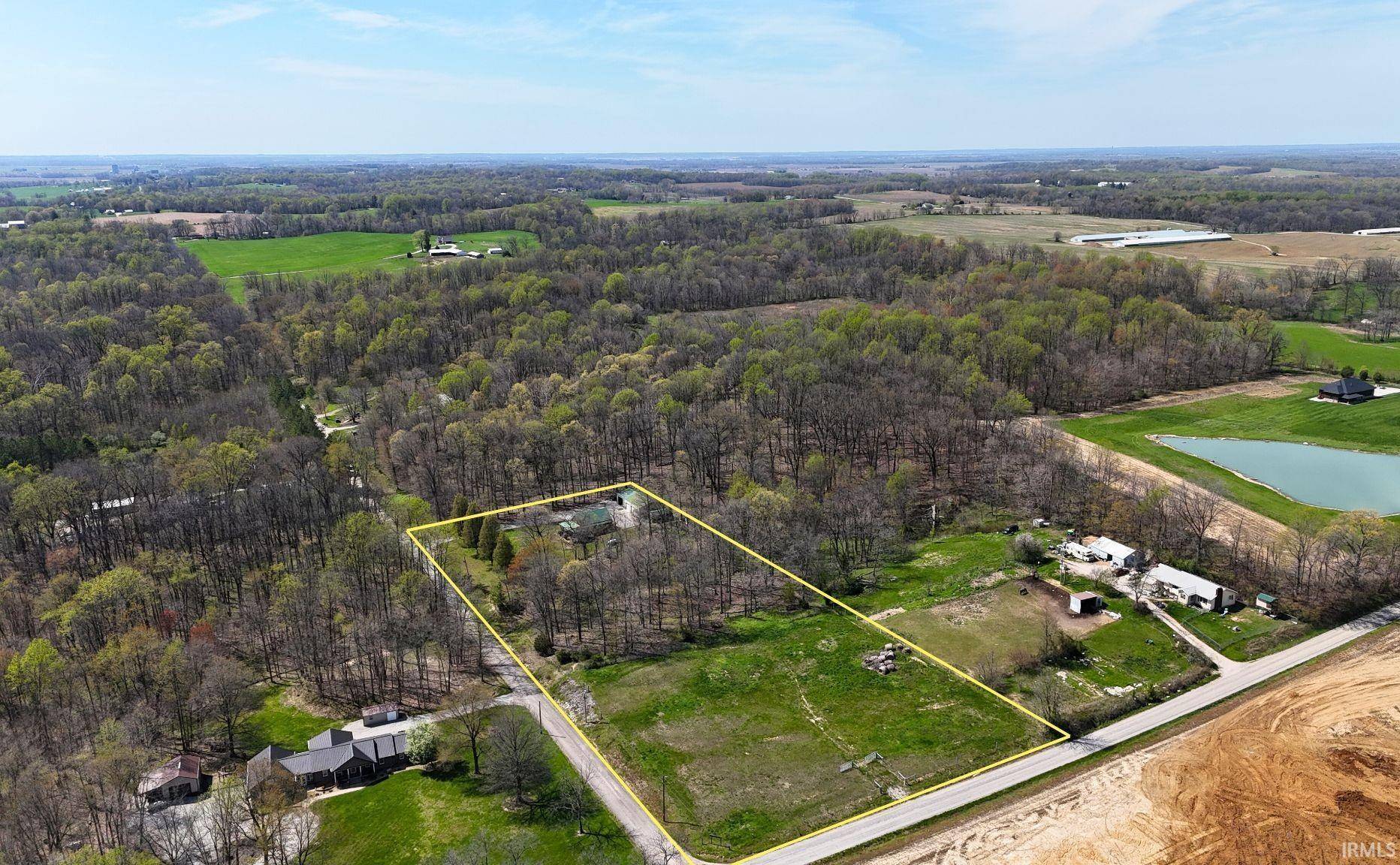 Odon, IN 47562-5590,10122 E 1400 N