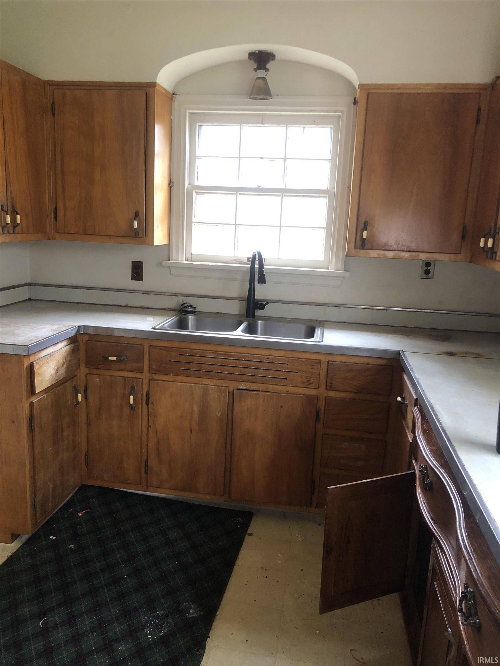 Frankfort, IN 46041,751 E Armstrong Street